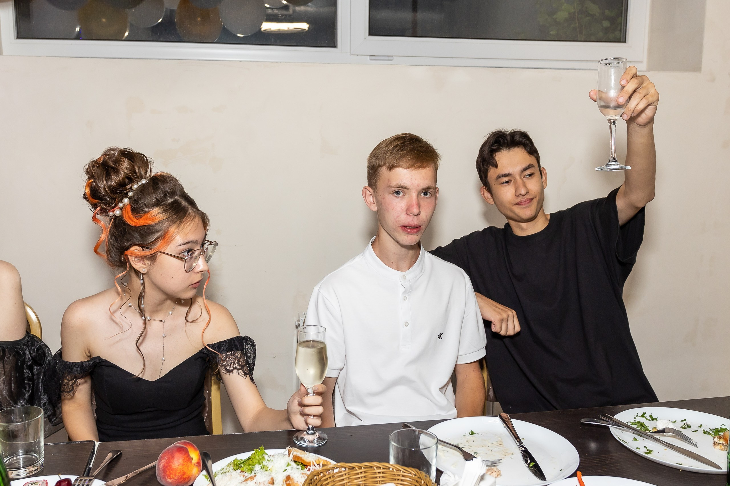 Вручение аттестата и выпускной вечер. Выпускные альбомы Майкоп, Краснодар Елена Золотарева