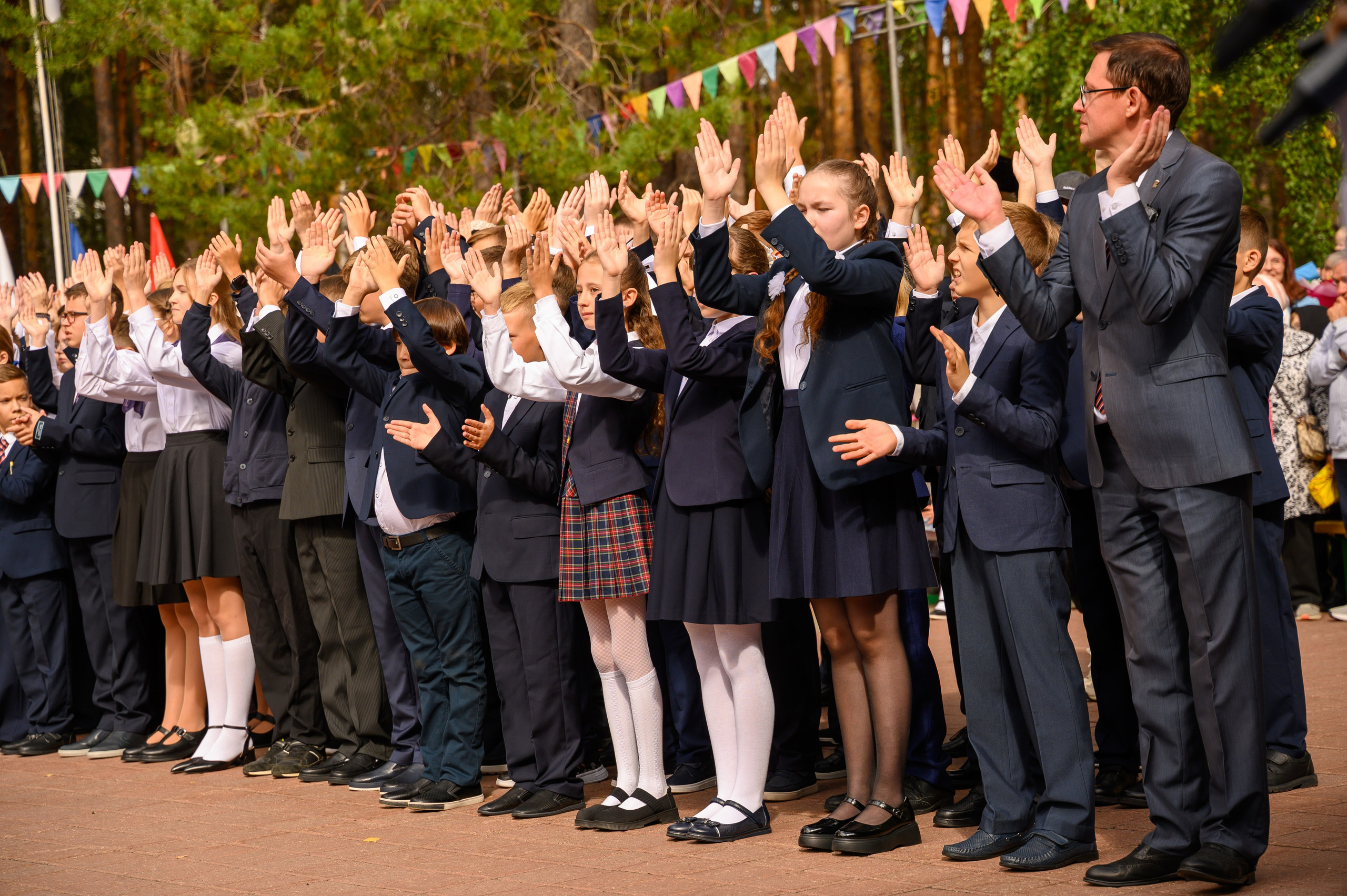 1 сентября линейка ФМШ. Фотограф новорожденных, семейный детский в Тюмени Татьяна Морозова