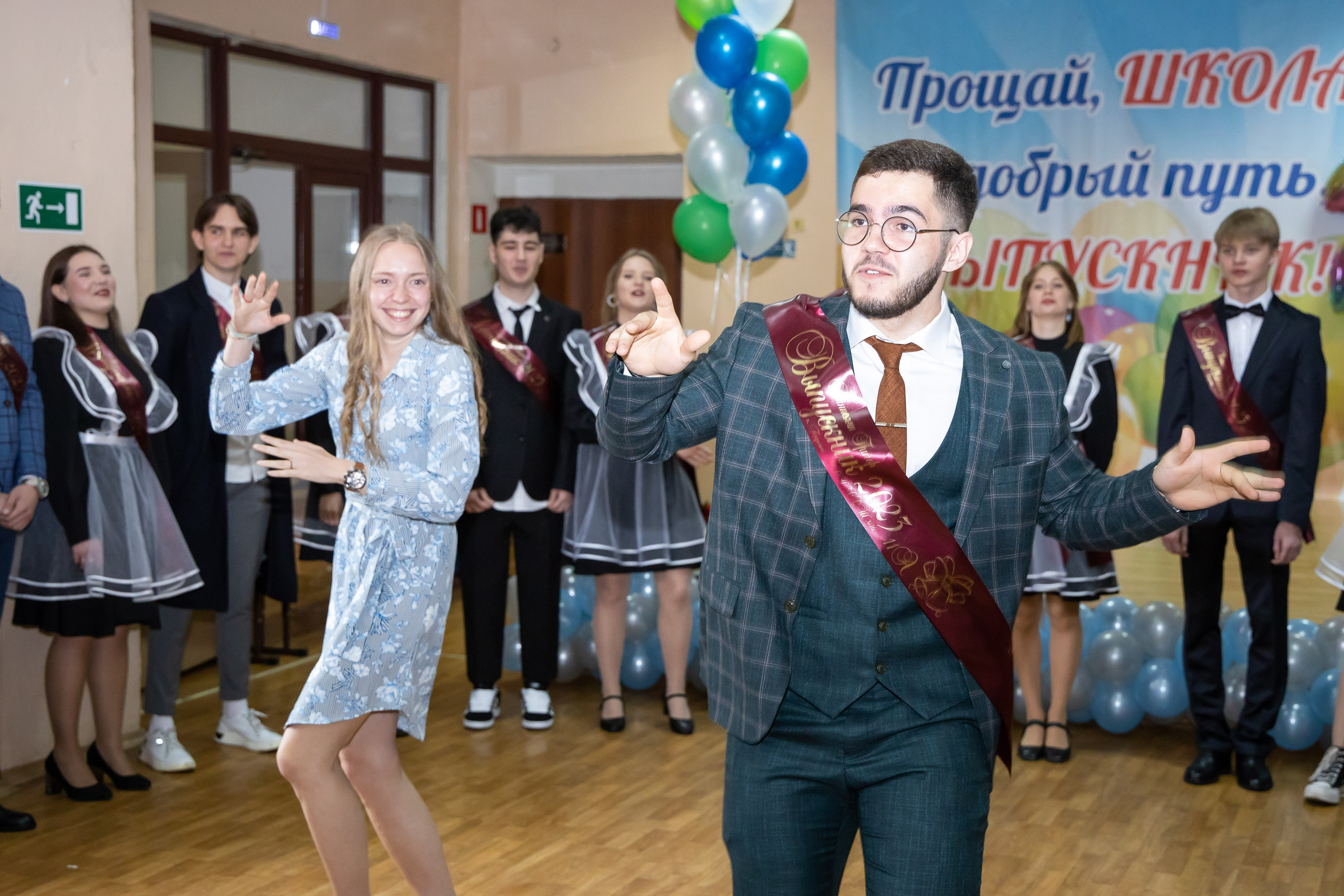 Последний звонок 11 кл. Свадебный фотограф в городе Подольск МО и Москва Крылова Ирина