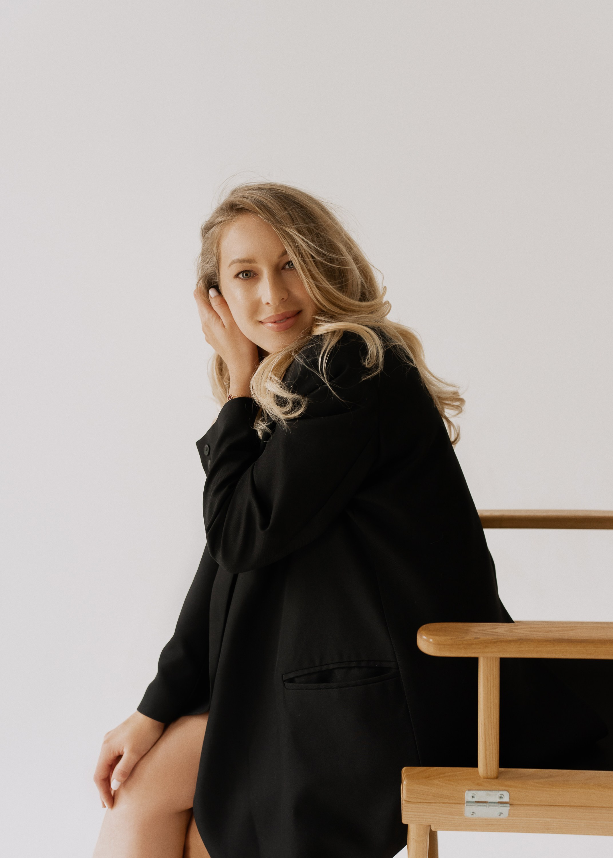 ЮЛЯ. Женский портрет