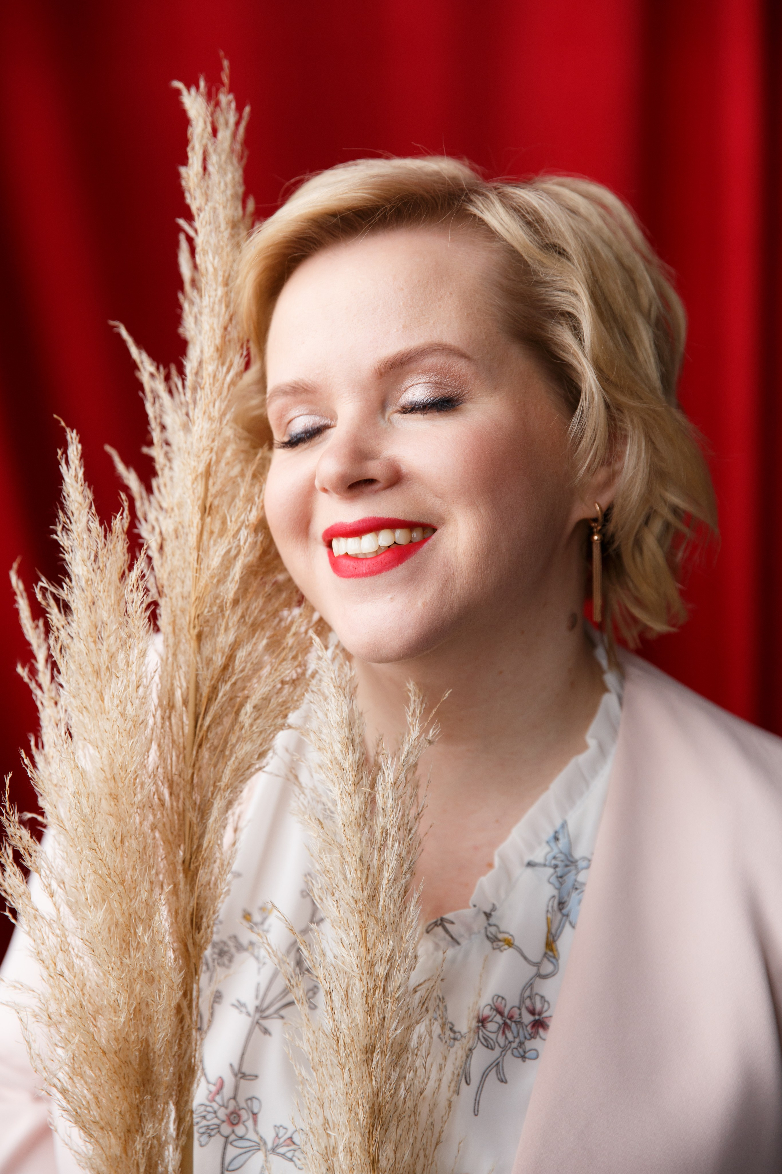 Аня Щеголихина. Врач остеопат, врач ЛФК и восстановительной медицины. Женский и контент фотограф Люба Пунанцева. Северодвинск. Архангельск