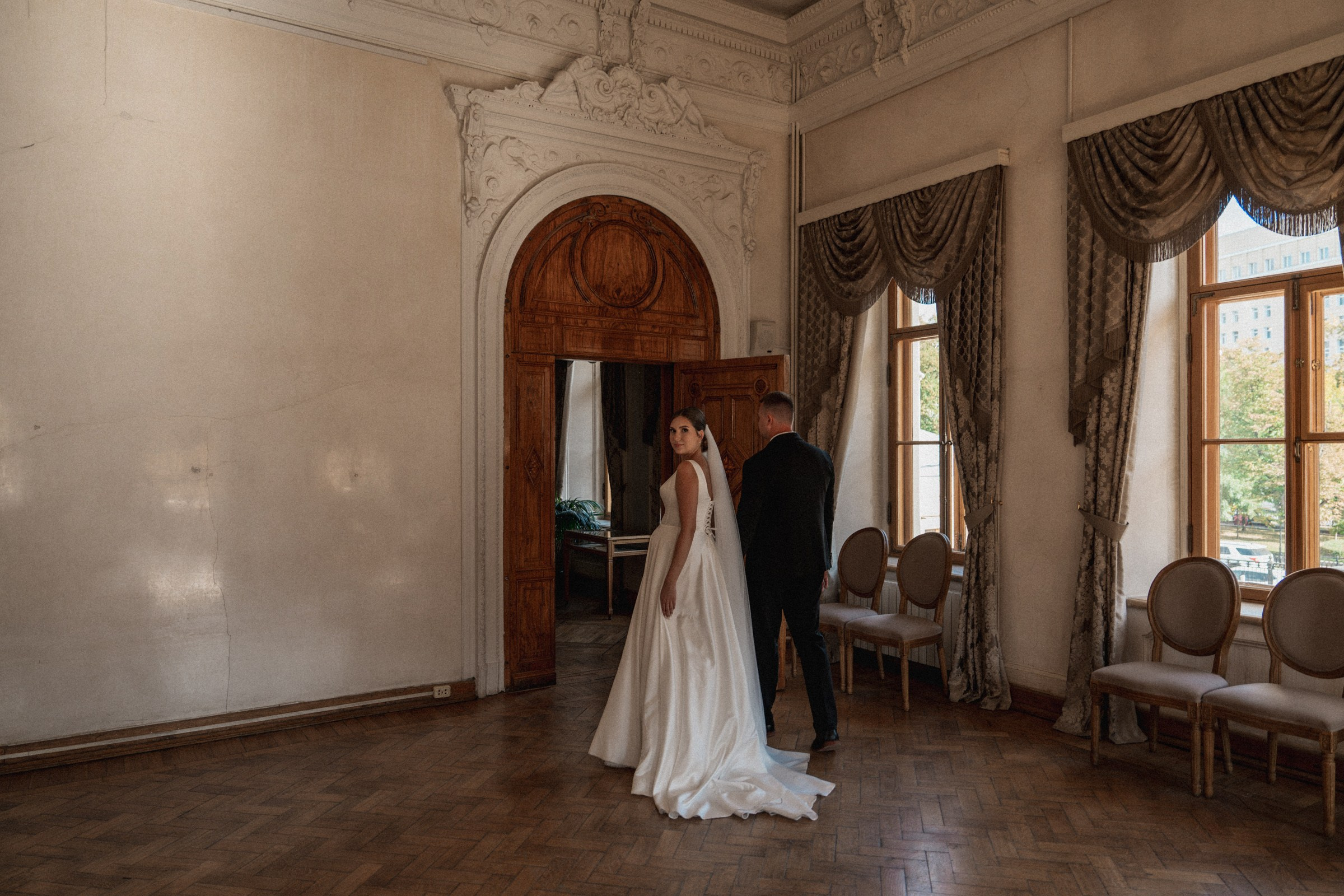 О ♡ Е — В книге нашей жизни (Библиотека-читальня им. А.С.Пушкина). Свадебный и портретный фотограф в Москве, Светлана Янковая