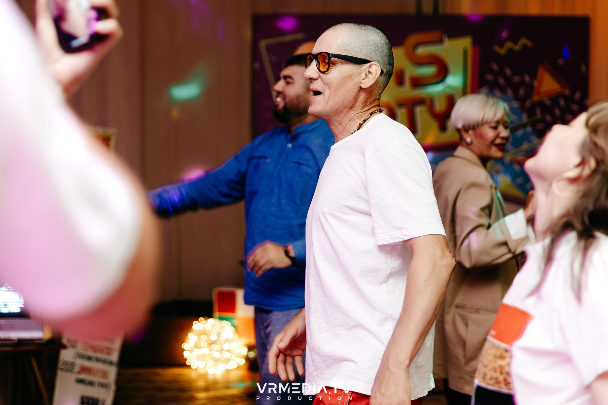 «Назад в 90-е!» в ресторане «Империя»