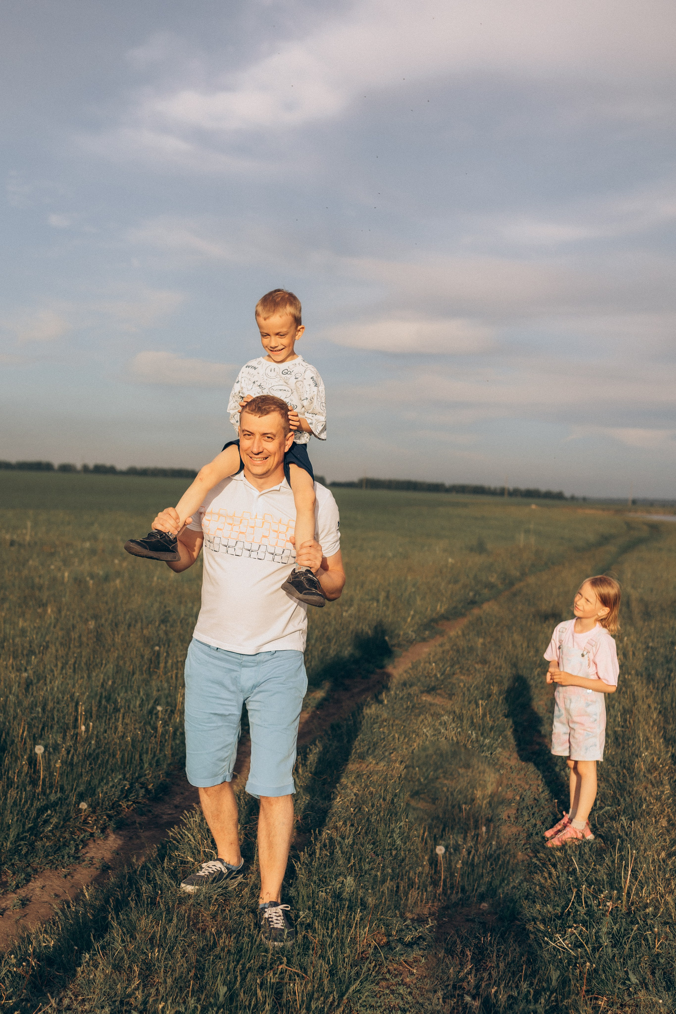 Иван, София, Лилия и Егор. Семейный фотограф lifestyle в Новосибирске Елена Шпилевая