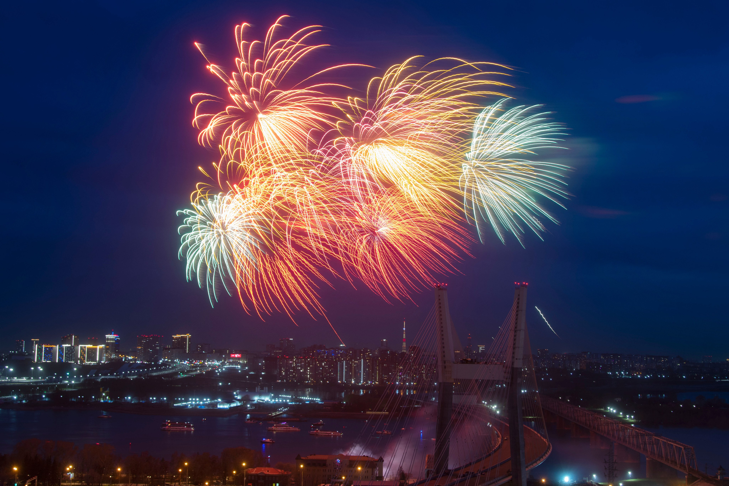 Город. Пейзаж. Природа. Салют. Репортажный и детский фотограф в Новосибирске