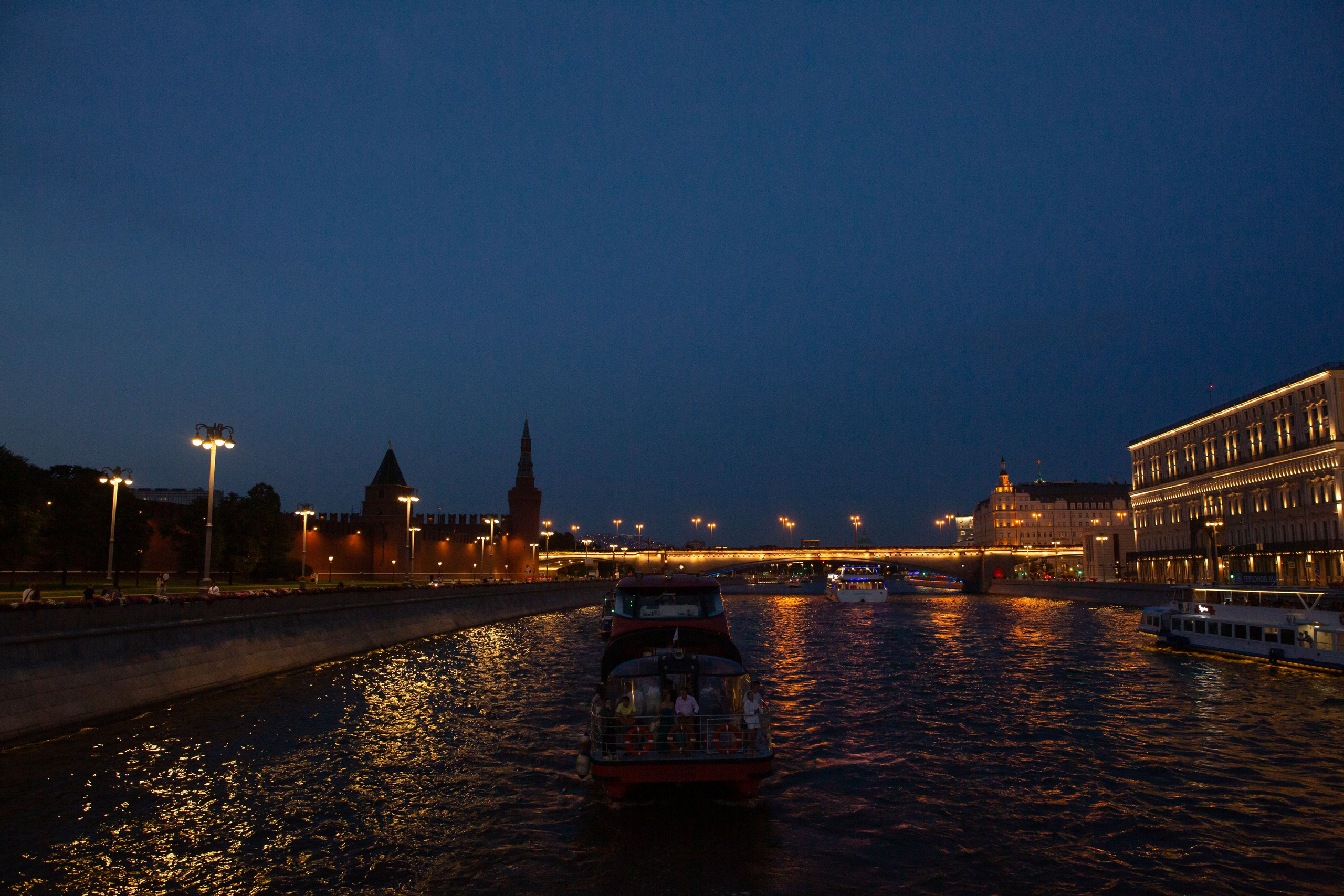 Dubai Vibes Intourist Cruise Party. Семейный и детский фотограф Анна Петракова