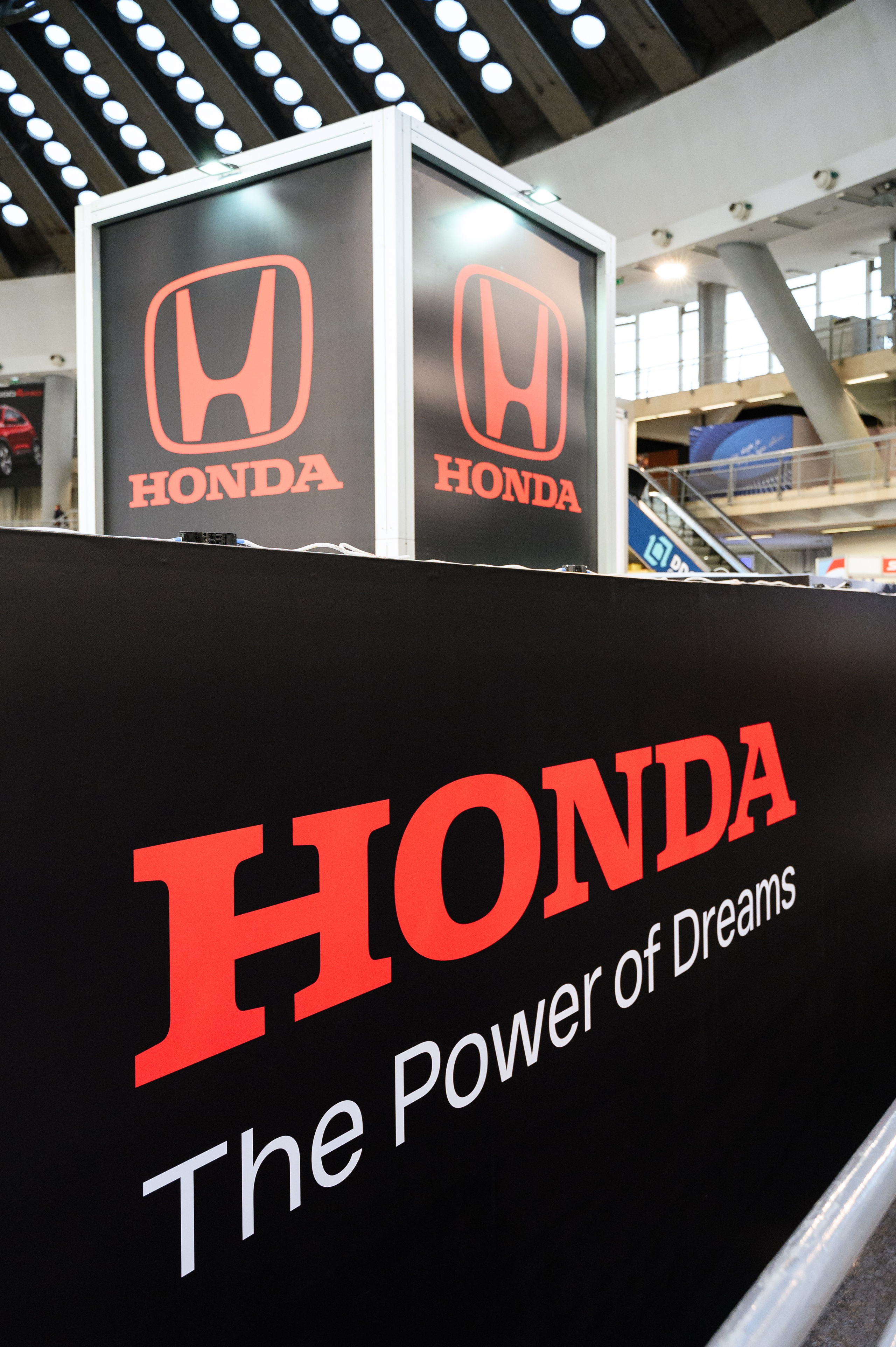 56-й Международный автосалон в Белграде. Елена Чеснокова спортивный фотограф во Владимире и Белграде