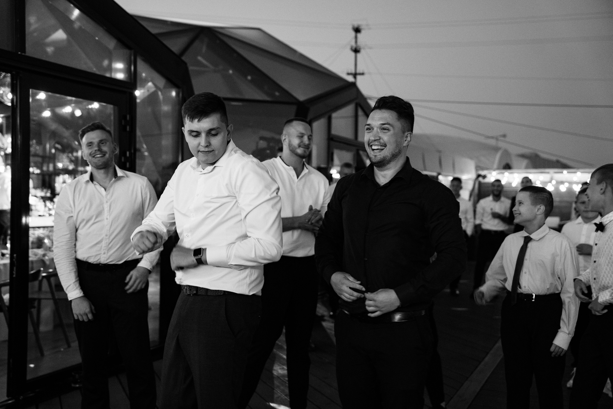 Виктория & Роман. Камерная городская свадьба в видовом ресторане в стиле современная классика. Свадебный фотограф организатор в Санкт-Петербурге Ассоль Опарина