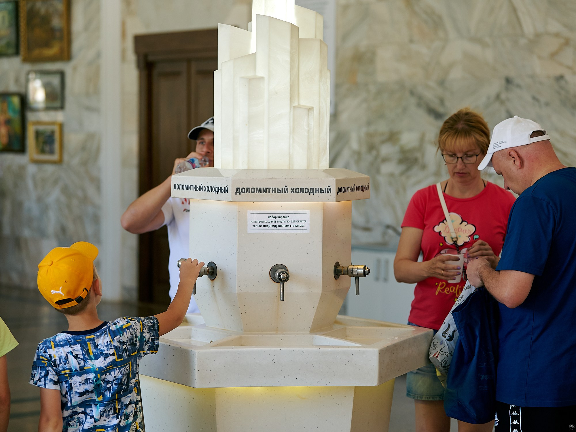 Кисловодск, Россия. Август 2024. Фотографии отовсюду и обо всем