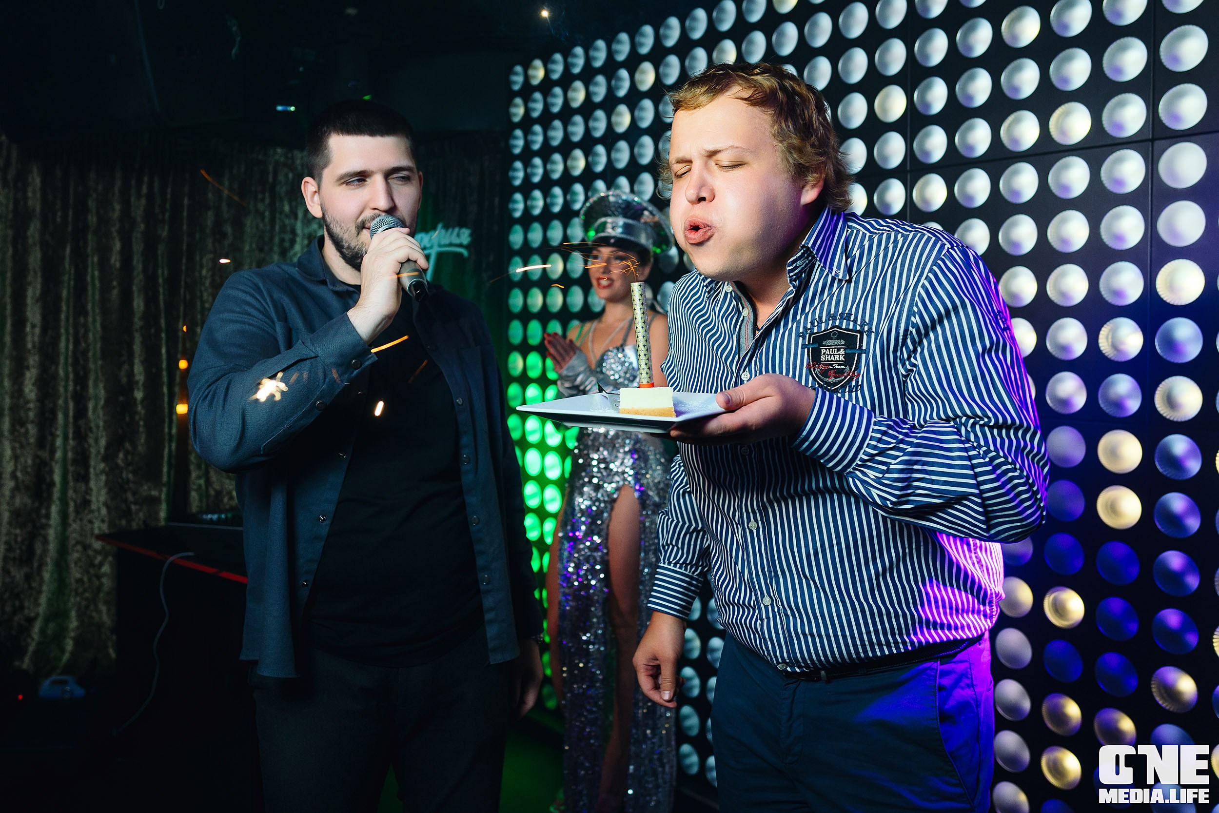 Фоторепортаж из караоке-клуба Эйфория. One Media Life: фоторепортажи, фотоотчеты с мероприятий и заведений