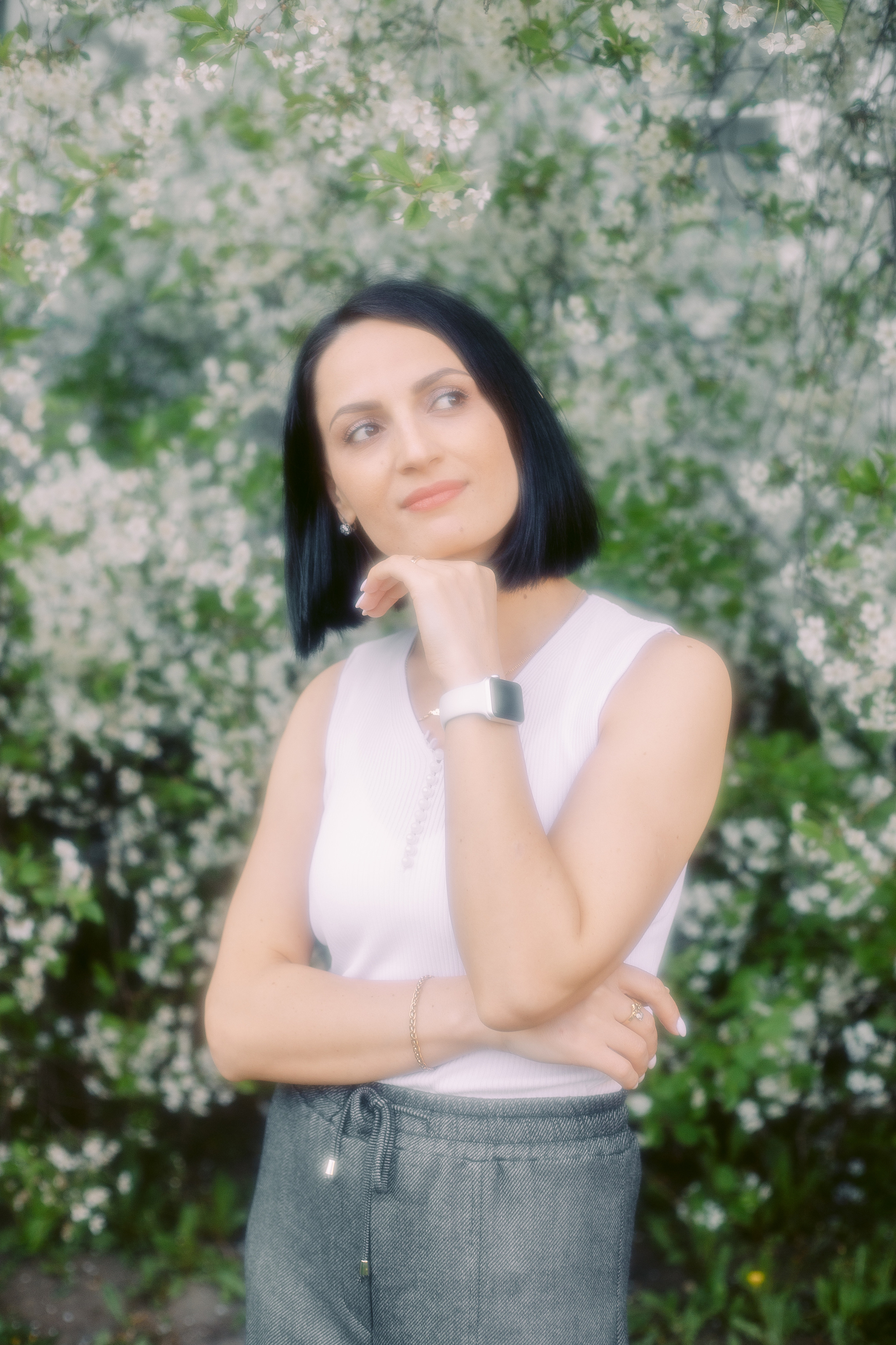 Фотосессия в цветущих сливах и черемухе. Фотограф в Санкт-Петербурге, Анна Скворцова