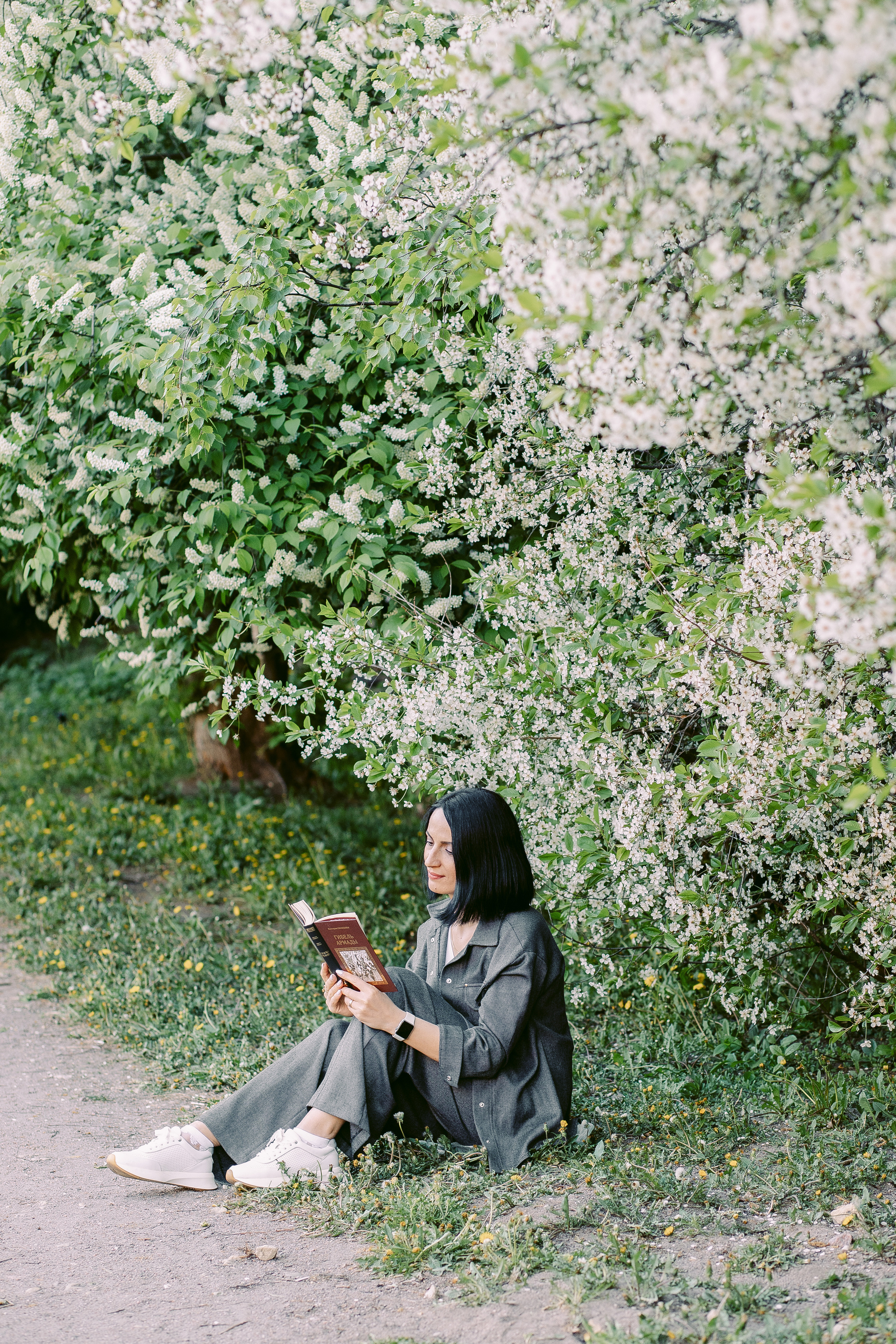 Фотосессия в цветущих сливах и черемухе. Фотограф в Санкт-Петербурге, Анна Скворцова
