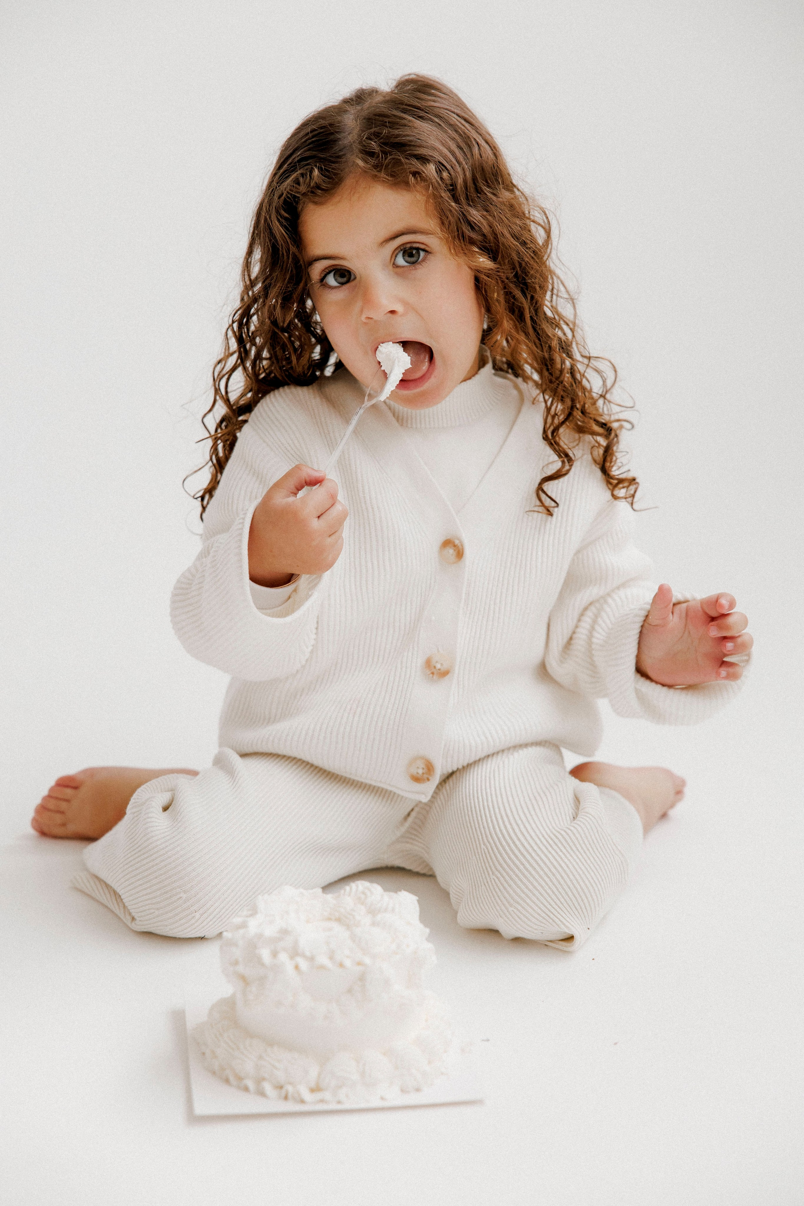 Family photoshoot in White Studio. Wedding and family photographer