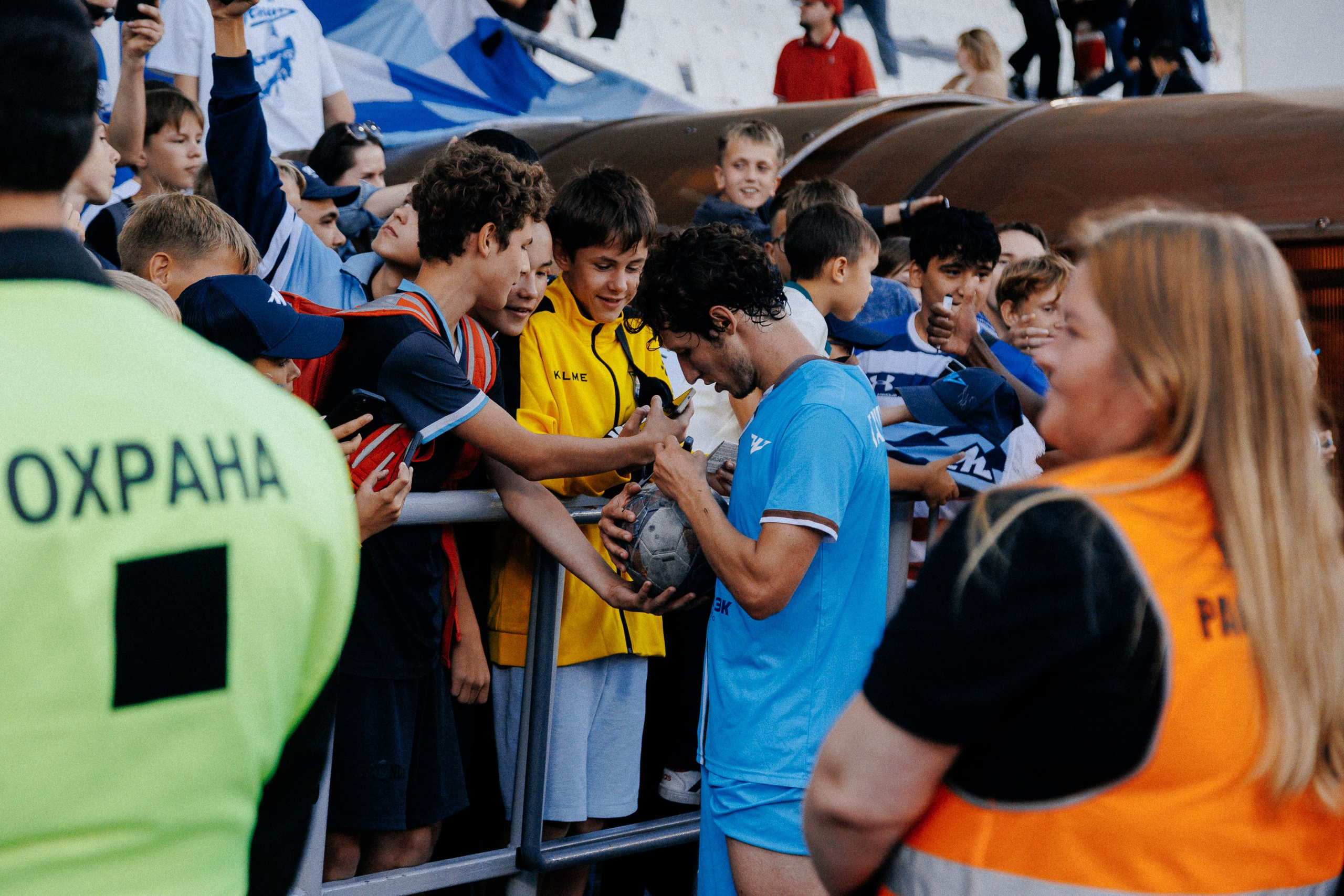 ФК ЧЕЛЯБИНСК Х ФК ВОЛГА. Репортажный фотограф Макс Брагин