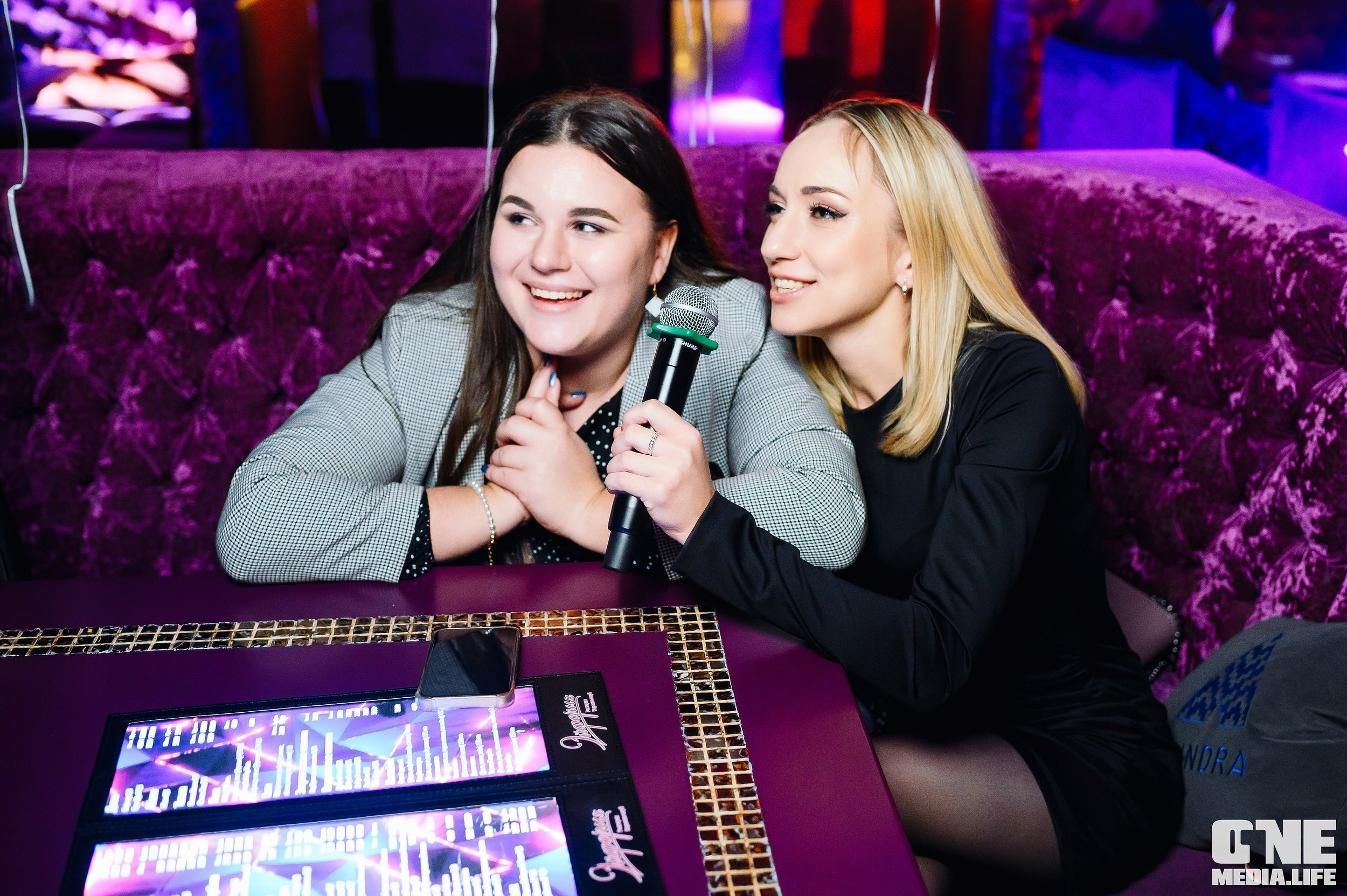Фоторепортаж из караоке-клуба Эйфория. One Media Life: фоторепортажи, фотоотчеты с мероприятий и заведений
