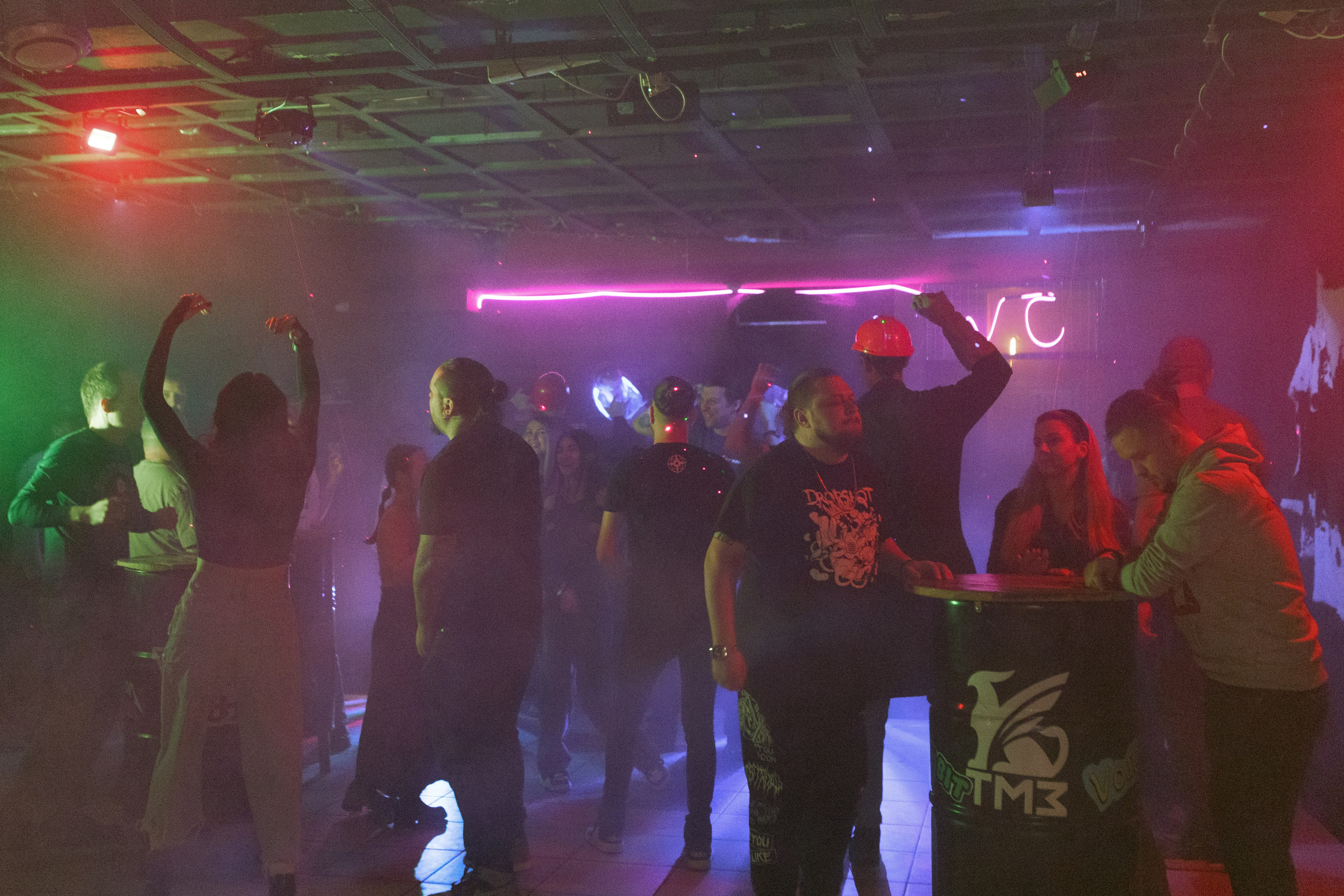 Бэкстейдж со съёмок фильма «Третья смена». Фотограф Александр Закадычный | Таганрог