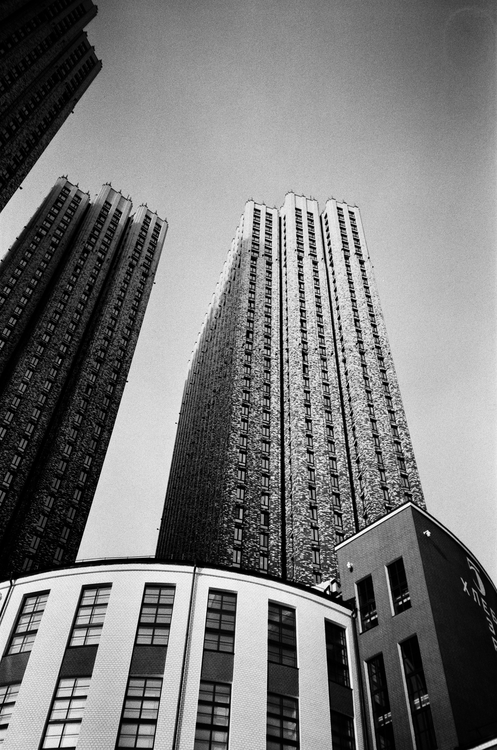 Центр Зотов / выставка От утопии к театру (Мейерхольд) / Cosina CX-1