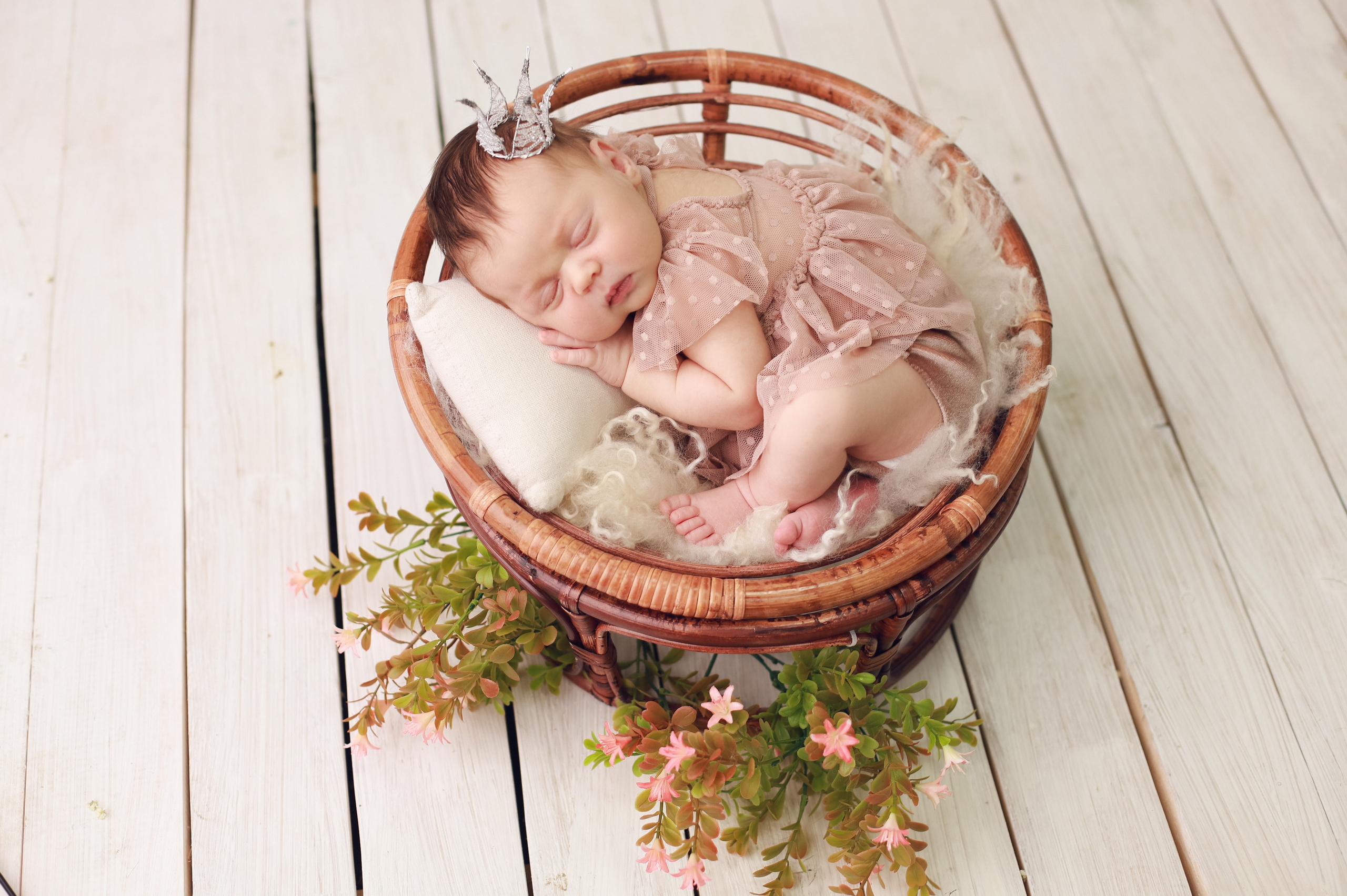 Фотограф новорожденных в г. Россошь Виктория Нечепуренко
