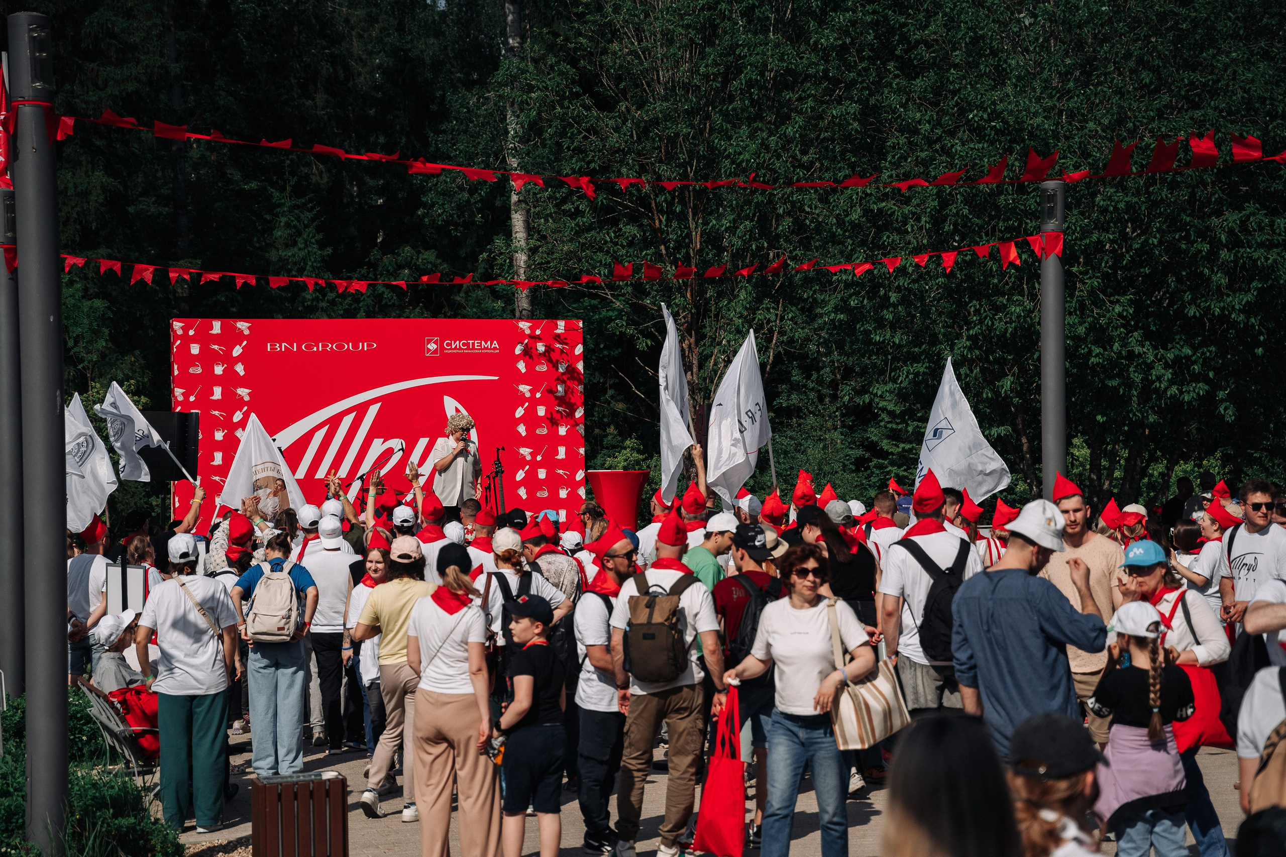 Пионерский «СУББОТНИК» в COSMOS Collection Изумрудный лес. Свадебный и семейный фотограф в Москве и МО Геннадий Туманцев