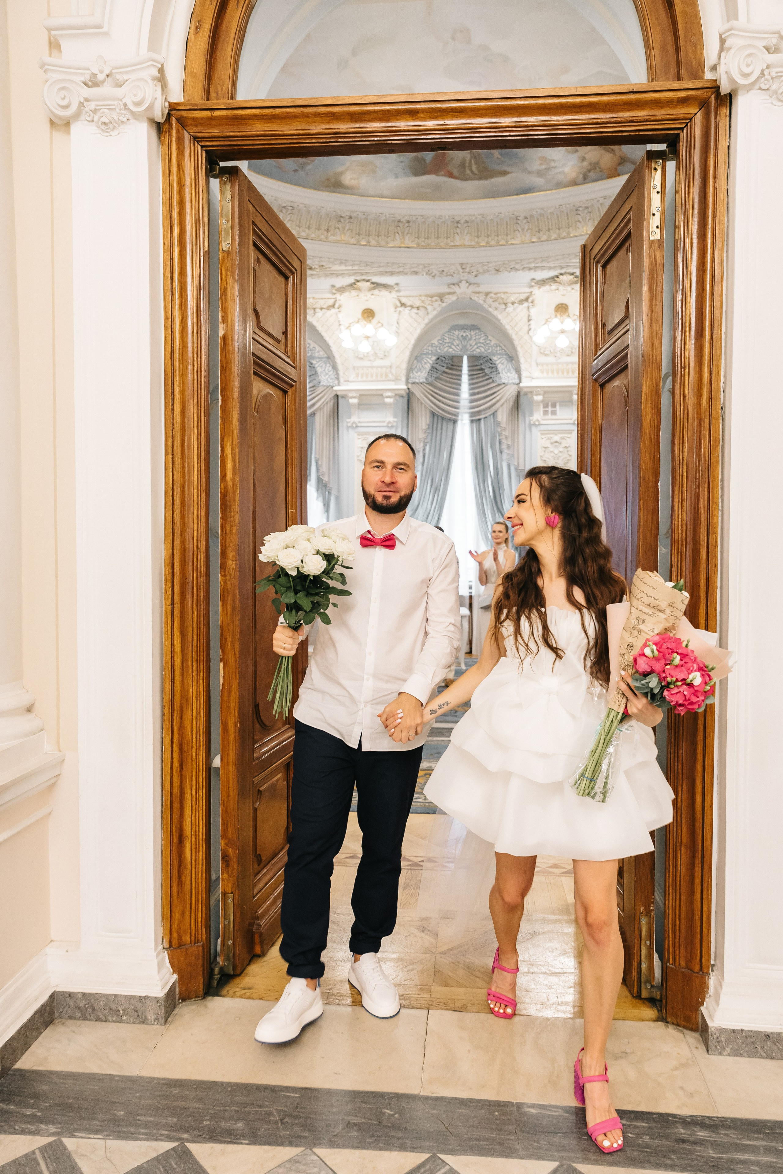 ДВОРЕЦ № 2 | Июль, кабриолет, академия Штиглица. Свадебный фотограф в Санкт-Петербурге Полина Корзухина