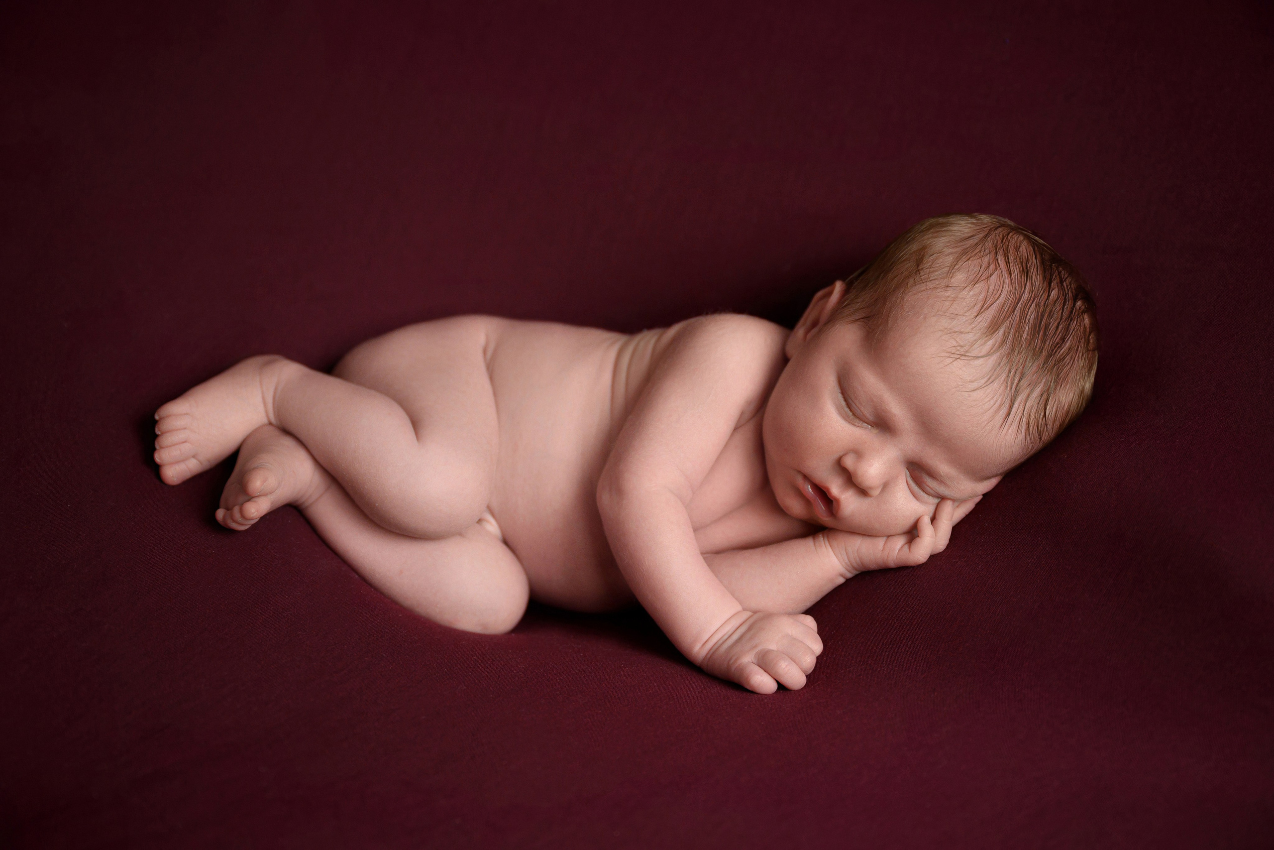 Фотосессия новорожденных, нью-борн малышей в Кингисеппе, Сестрорецке, Санкт-петербурге