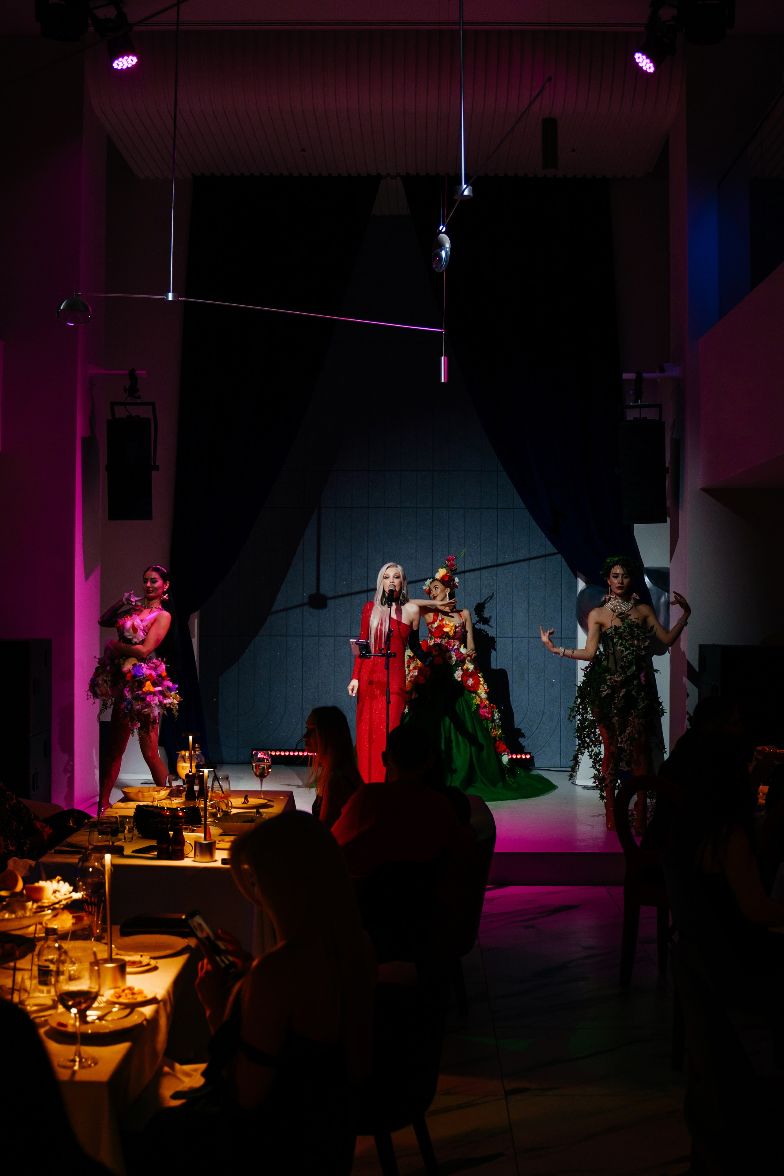 14 февраля (среда). BENUAR Restaurant