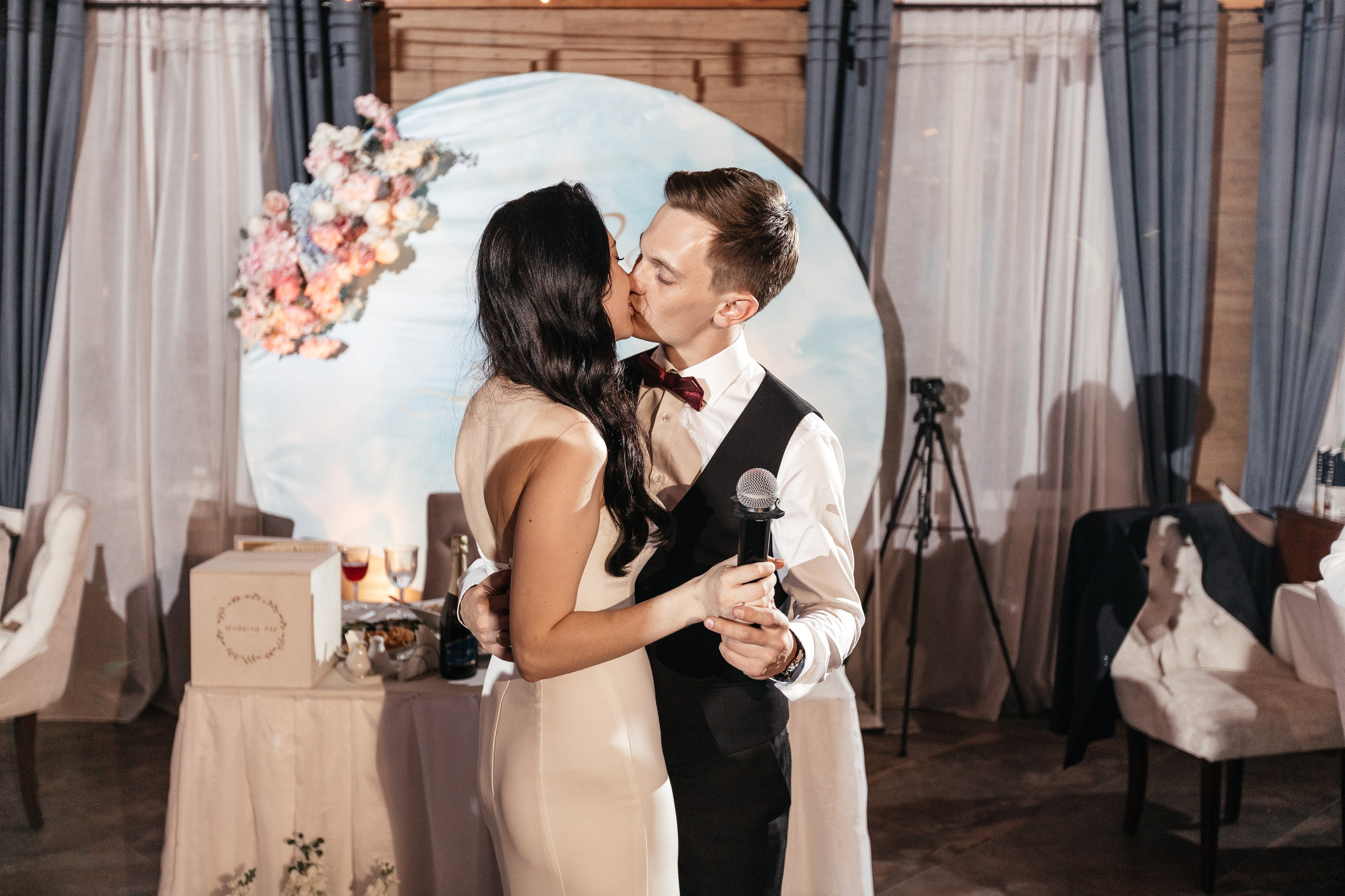 Свадебный фотограф Уфа — Руслан ГабдлисламовЖивые эмоции, красивые кадры, воспоминания на всю жизнь.Работаю по всей Республике Башкортоста. Свадебный фотограф Уфа Руслан Габдлисламов