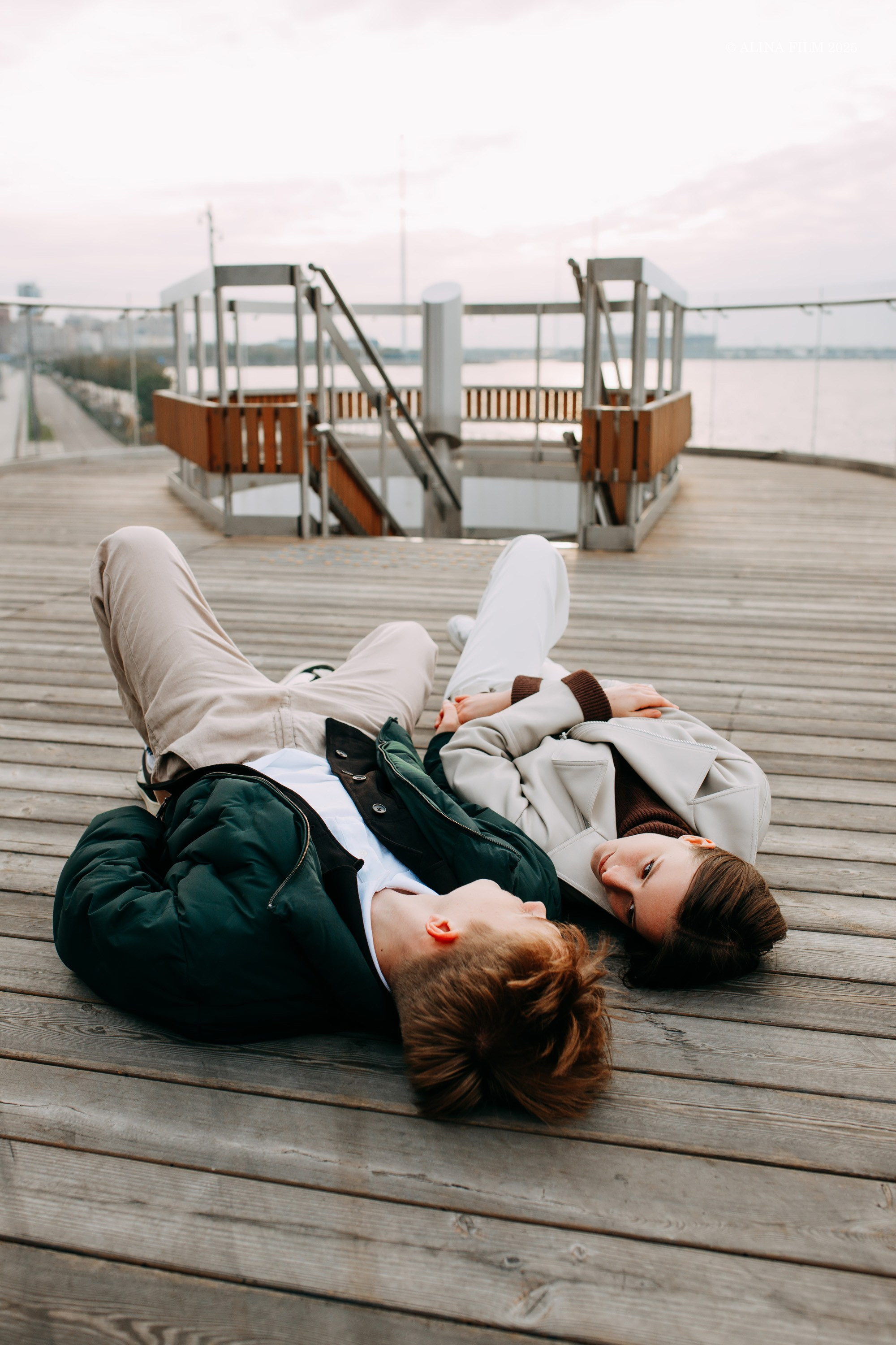 Фотосессия у Лахты (лавстори). Фотограф в Санкт-Петербурге Alina Film