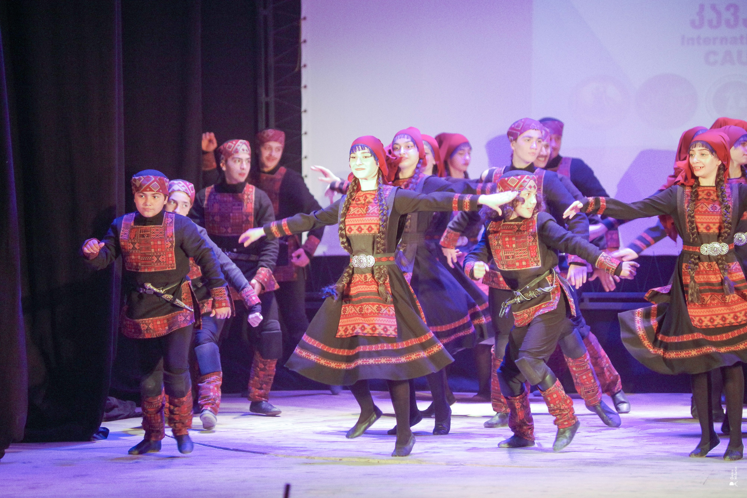 Танцы в прекрасном Они. Портретный фотограф Денис Милютин