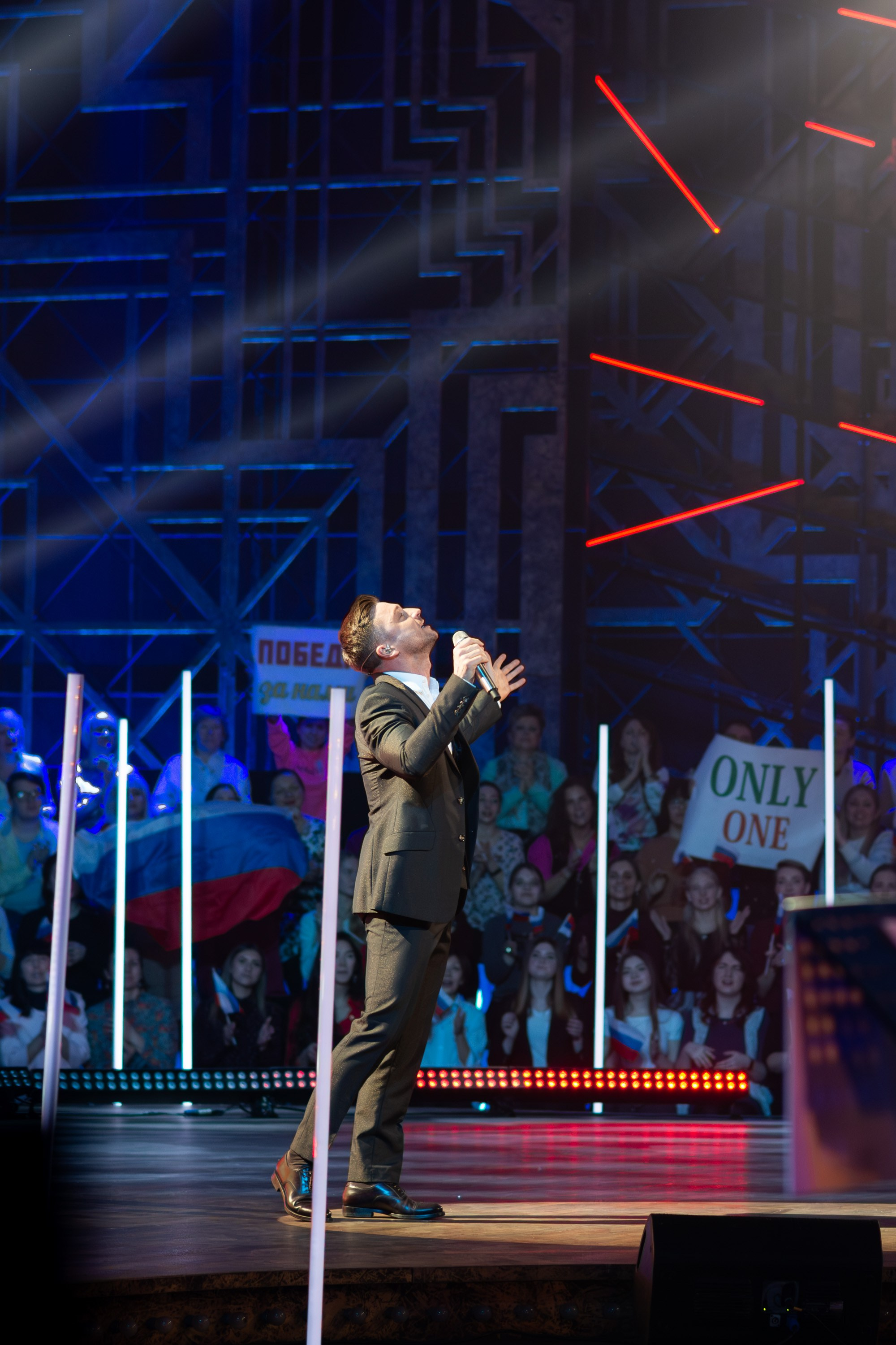 Привет Андрей. Репортажный фотограф Сергей Дроздов