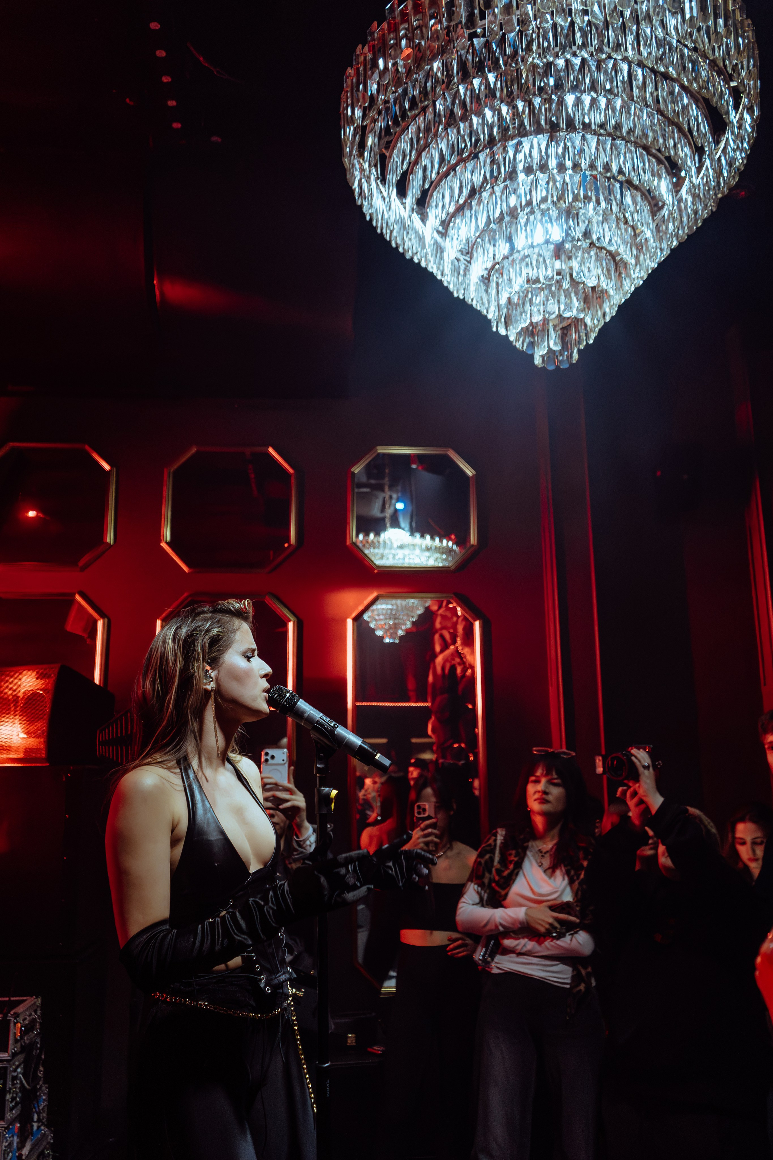 Репортжа с презинтации нового альбома певицы Elvira T — Ядовитая. Неразбитая. Никита Скрипник — ТЕАТР В СТИЛЕ ФЭШН