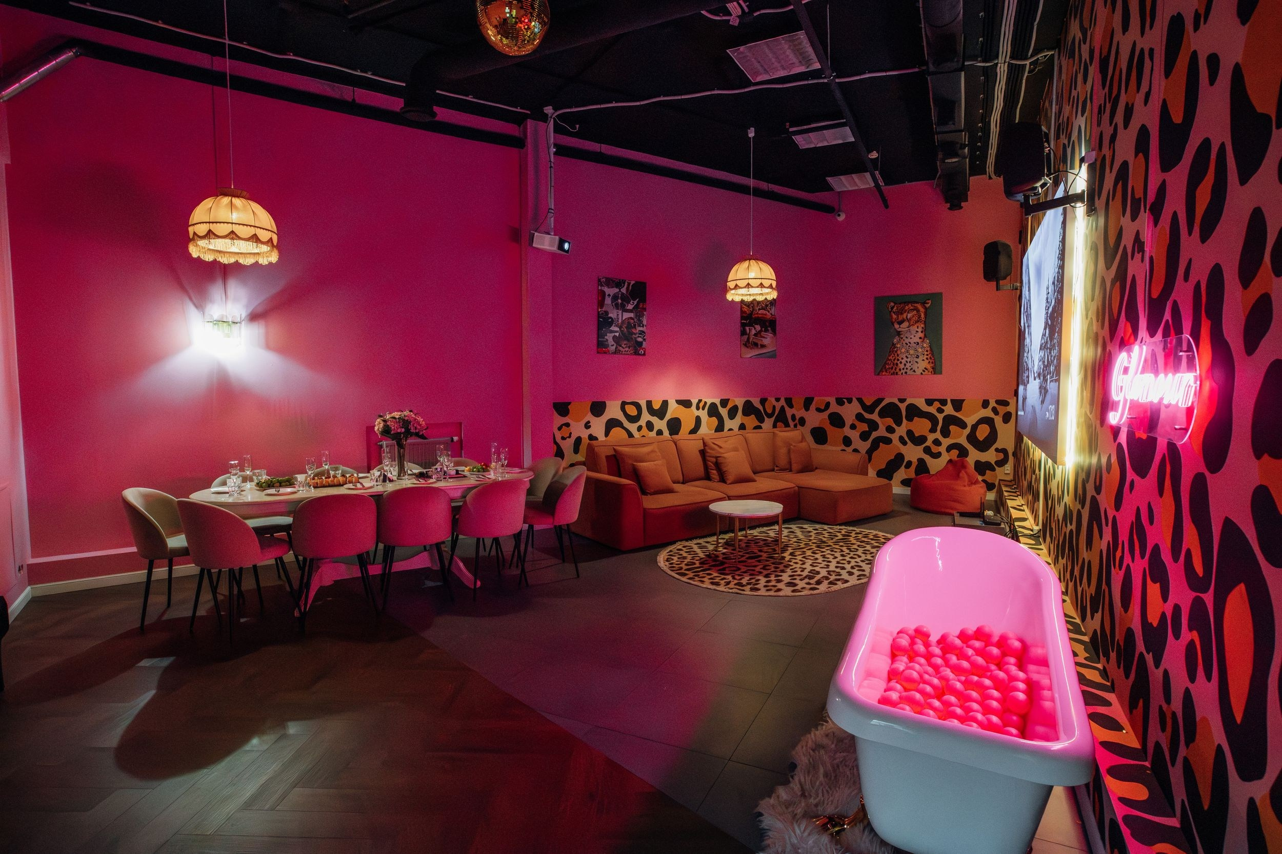 Площадь Карла Фаберже 8Е. Аренда лофта в СПб для мероприятий