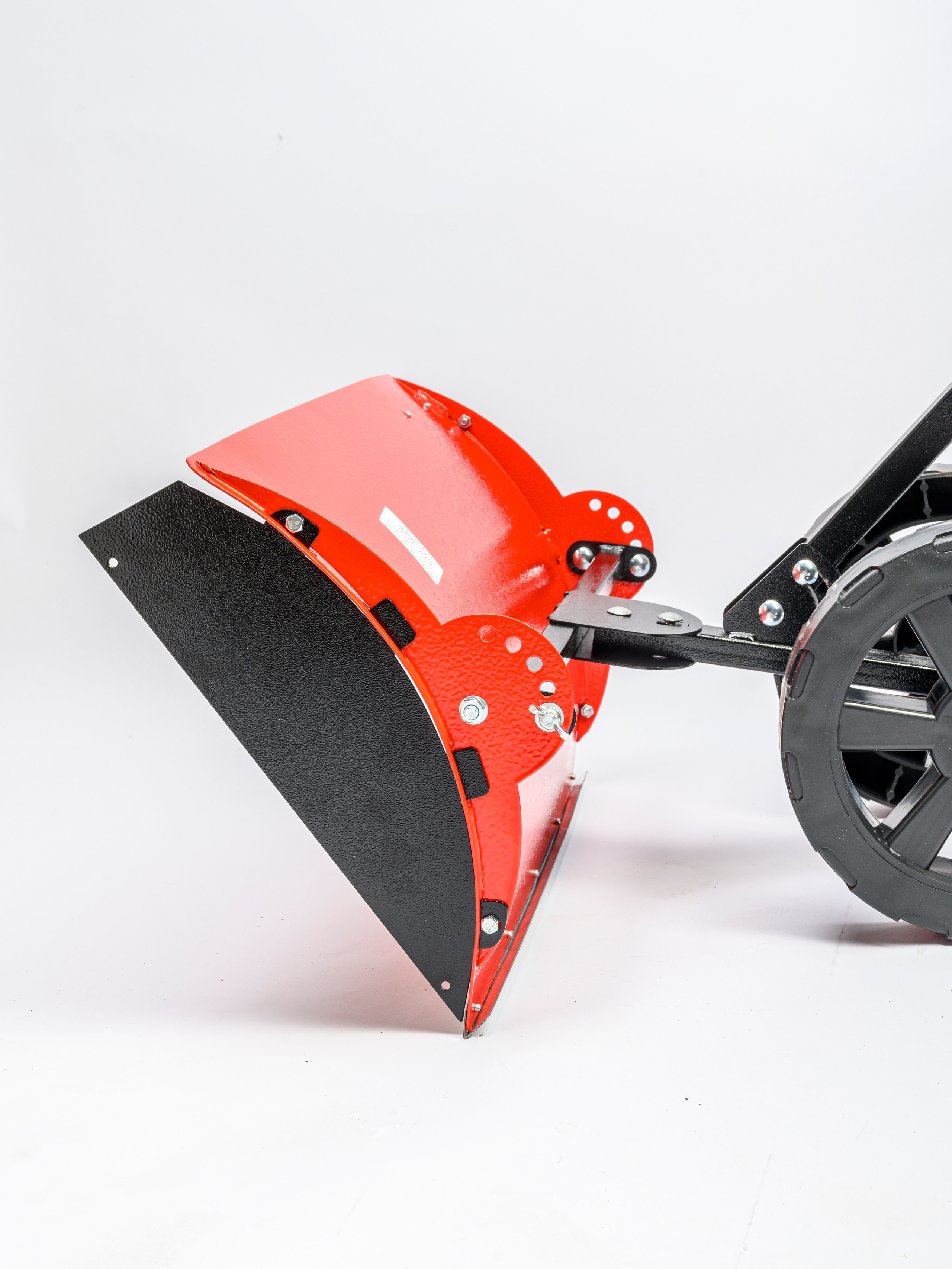 Каталожная съёмка: Снегоуборочная лопата / Пылесос. Фотограф Андрей Зикеев, фотостудия AzArt Studio в Москве