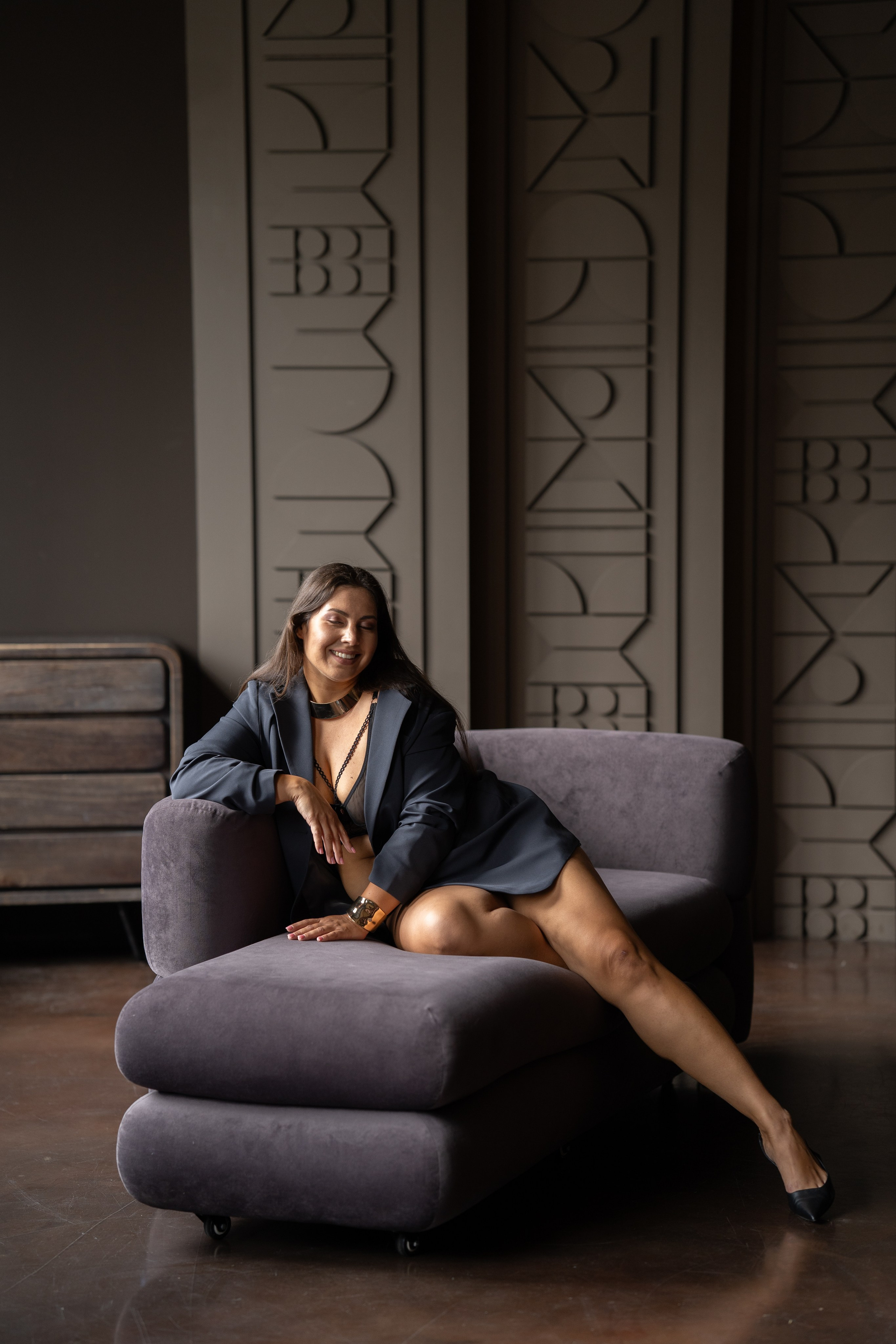 Модель сайз плюс ню. Фотосессия портрет, ню, будуар, стрит фотограф Москва Юлия Кафизова