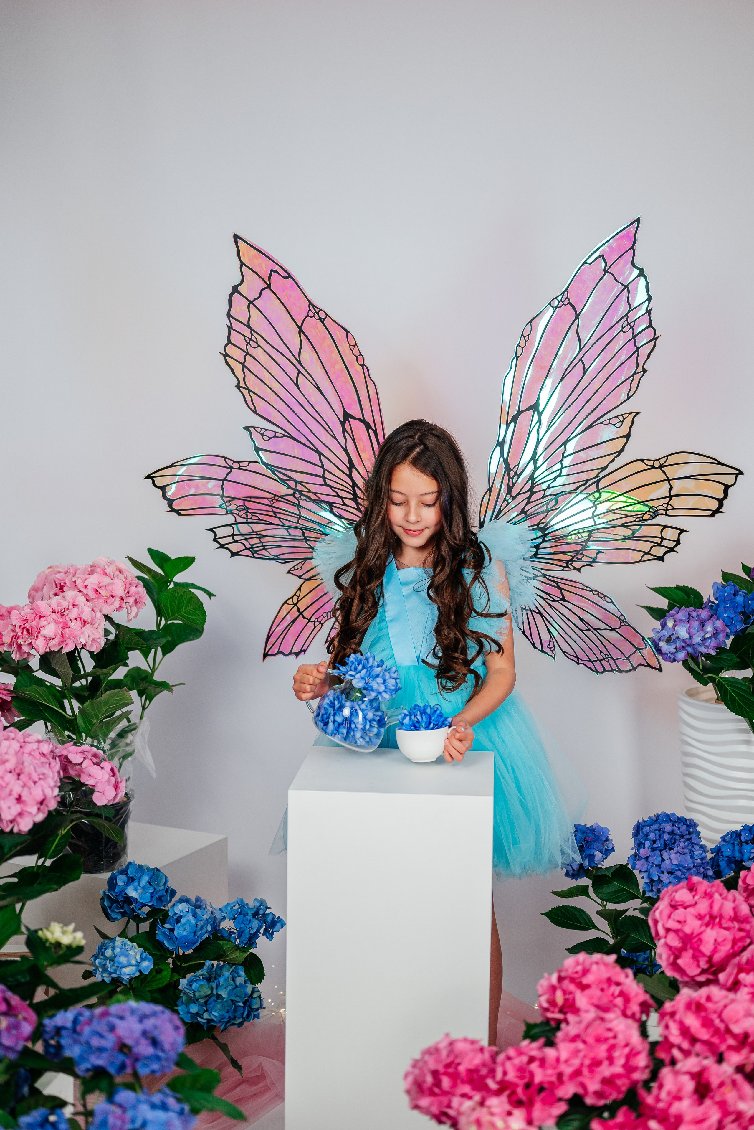 Вероника и гортензии. Семейный фотограф в Краснодаре