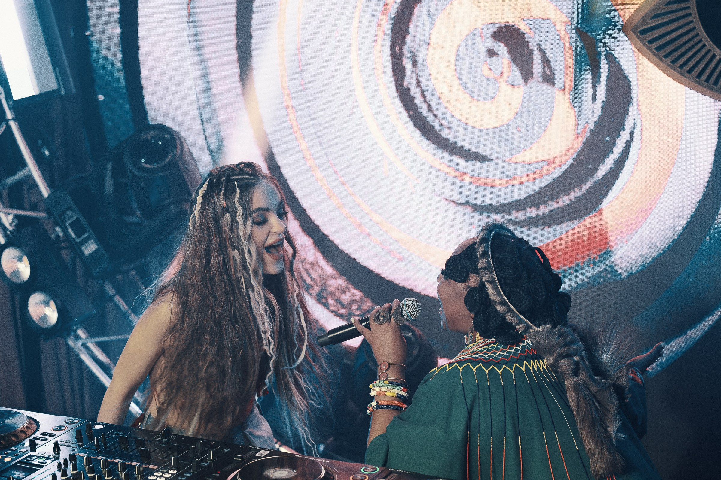 Фотограф на вечеринку спб. VERSLIBRE | Свадебный и репортажный фотограф в Санкт-Петербурге, Москве, и Поволжье