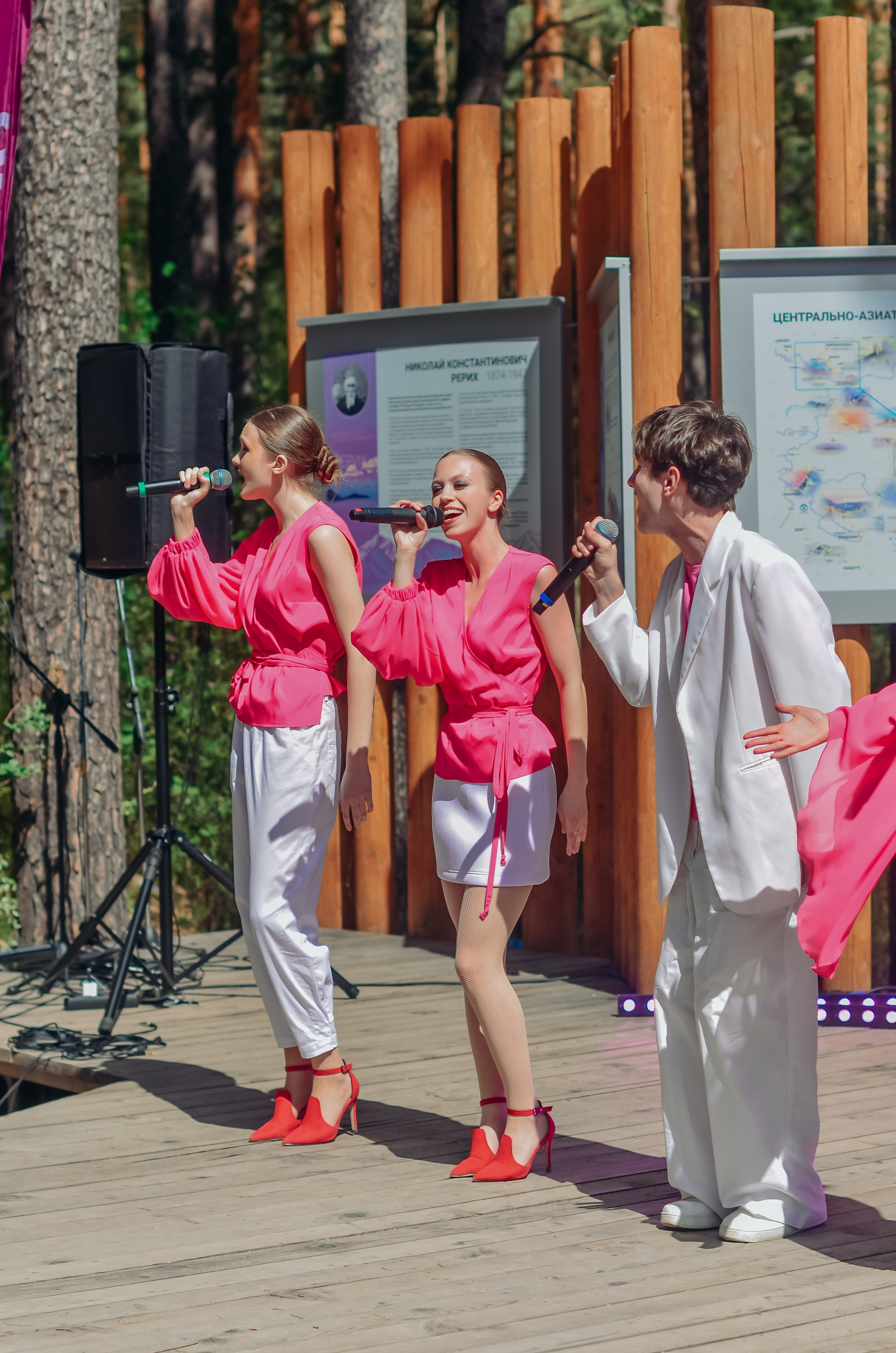 Фестиваль «Цветение Маральника на Алтае 2025». Фоторепортаж. Денисова Аля — фотограф для парных съемок и индивидуальных историй в Барнауле