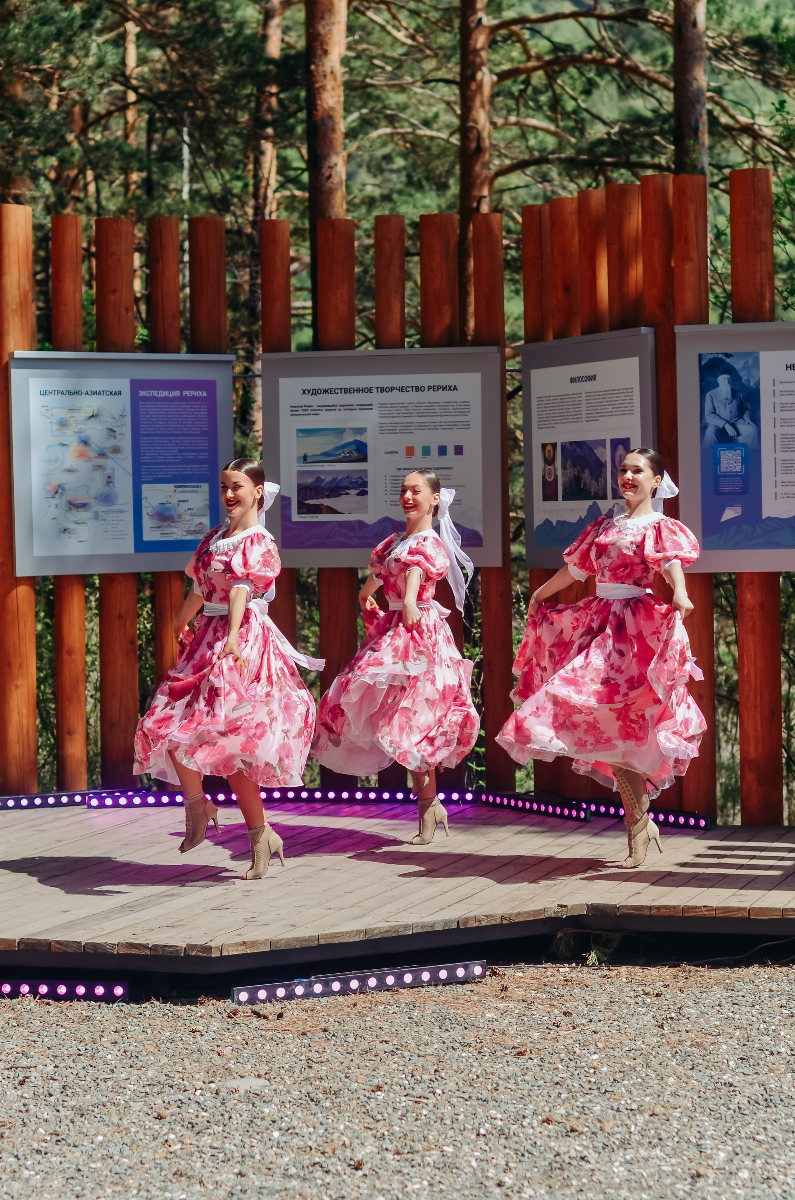 Фестиваль «Цветение Маральника на Алтае 2025». Фоторепортаж. Денисова Аля — фотограф для парных съемок и индивидуальных историй в Барнауле