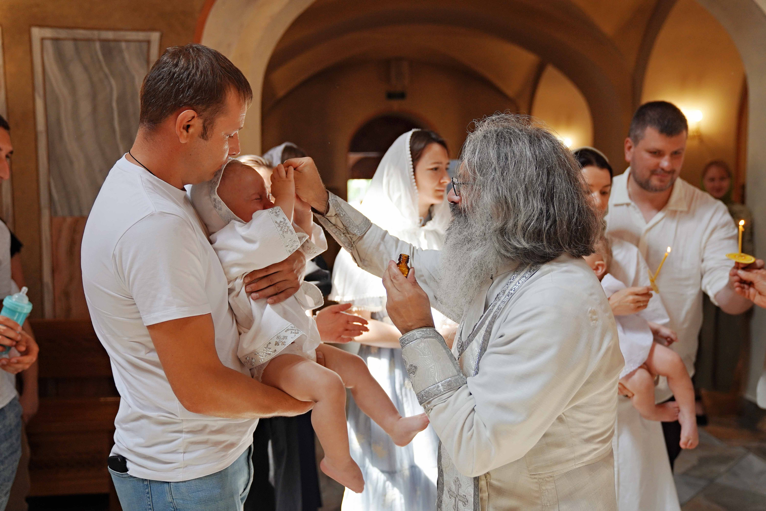Таинство Крещения в храме Живоначальной Троицы в Троицке. Семейный и детский фотограф в Москве Екатерина Офицерова