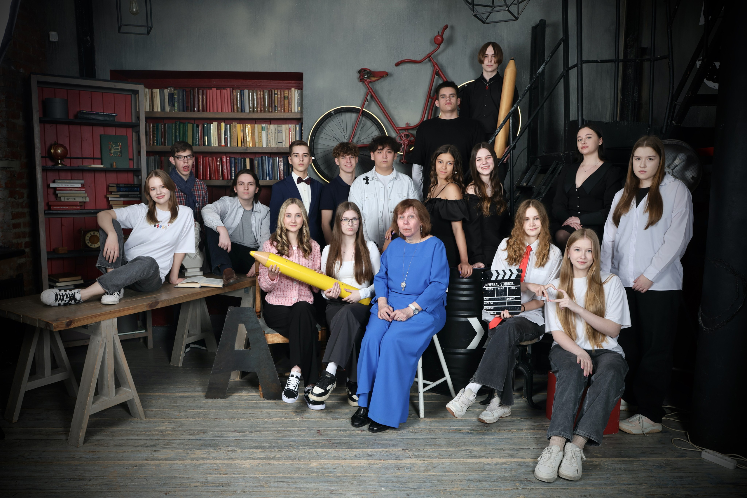 Съёмка в студии. Школьные выпускные альбомы в Москве Марина Николаева