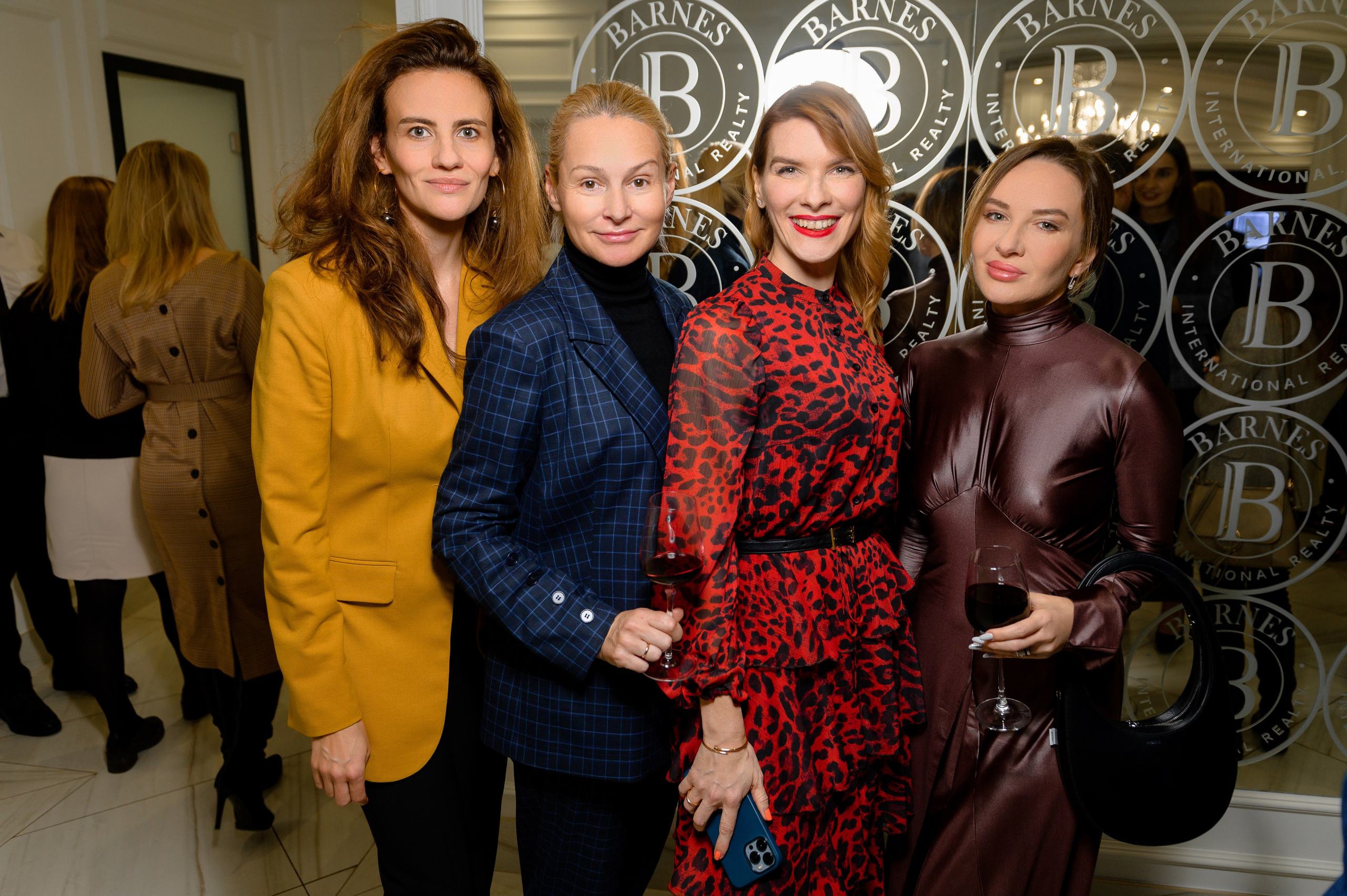 BARNES. РЕПОРТАЖНЫЙ И БИЗНЕС ФОТОГРАФ В МОСКВЕ, ЕГОР НИКОЛАЕВ