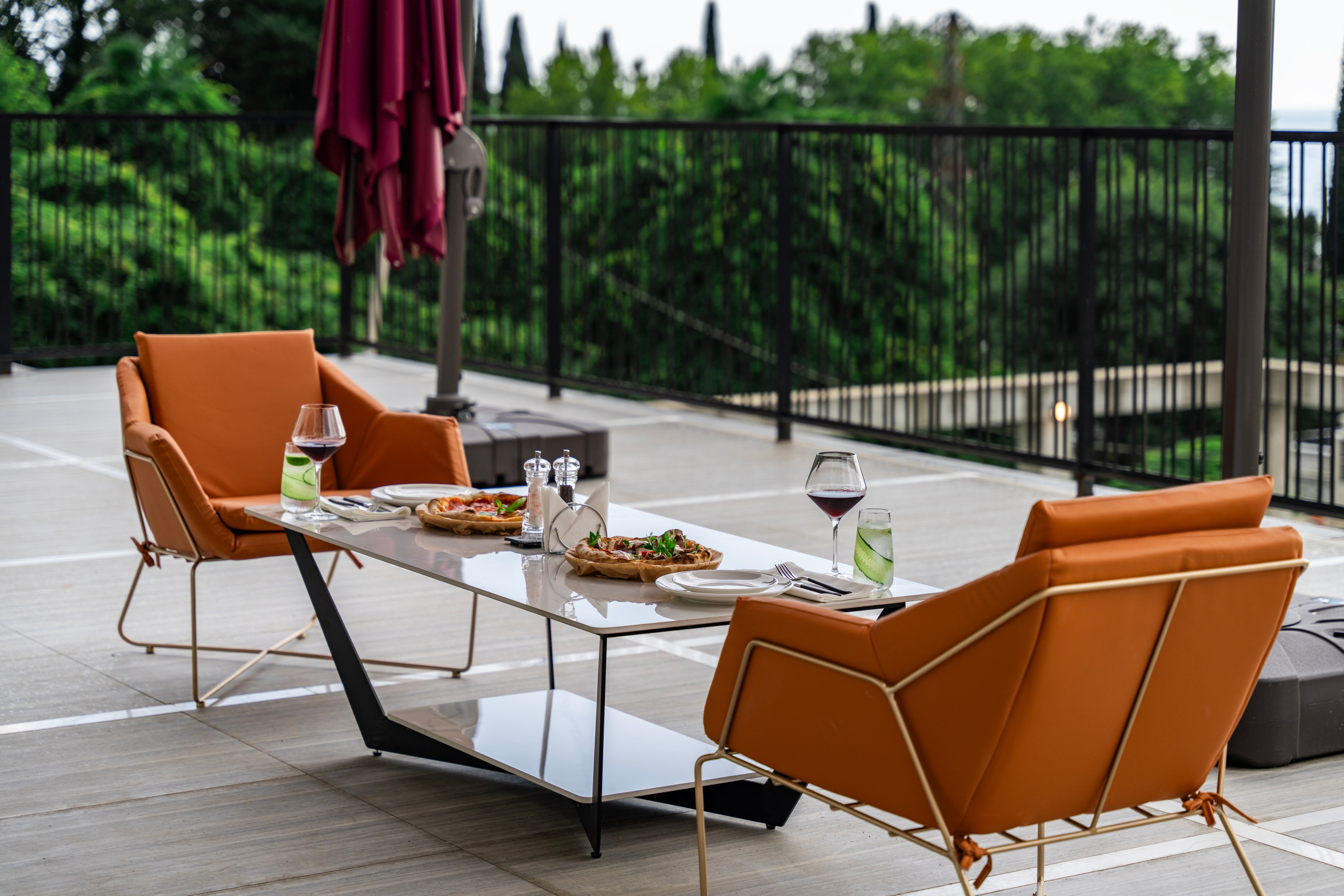 Отель Юпшара. Главная