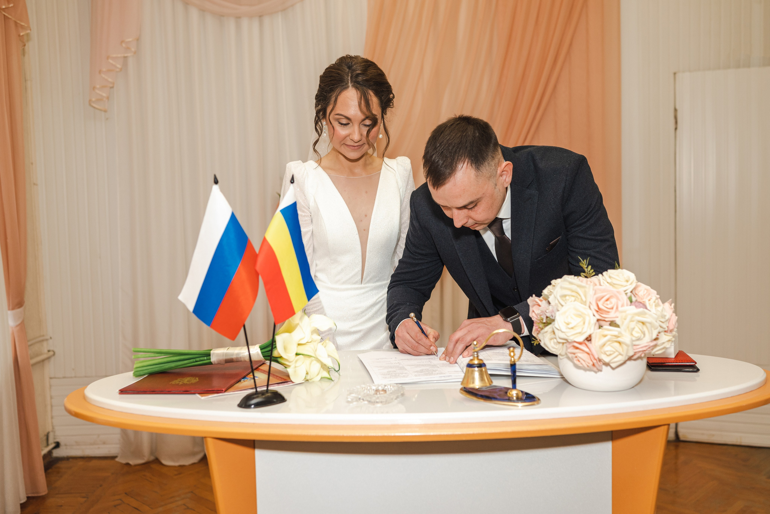 Свадебная фотосессия в Каменске-Шахтинском парке Лога. Фотограф в Каменске-Шахтинском Ольга Сагал