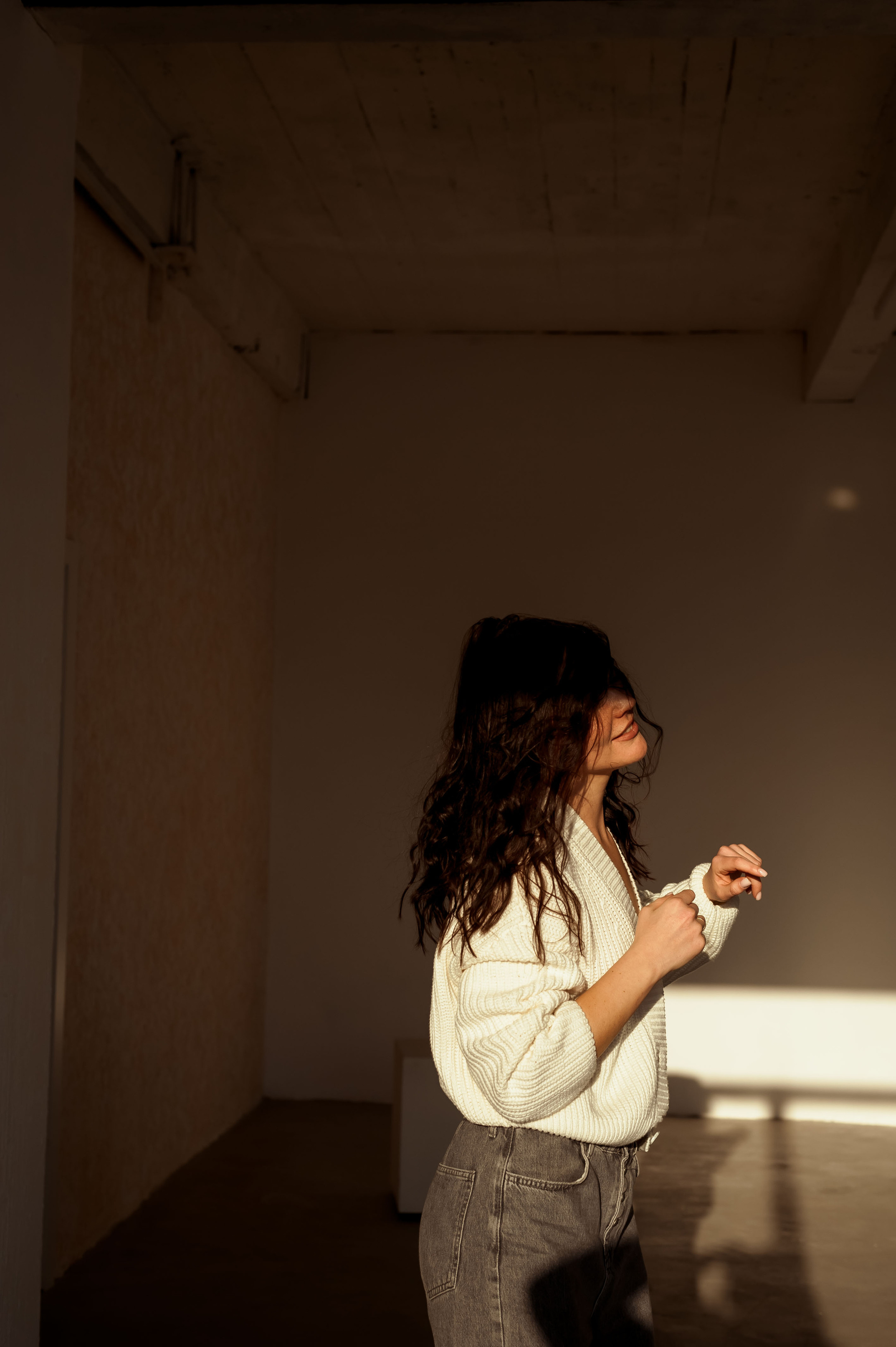 Юля. Студия лофт. Женский фотограф в Череповце Даша Акулич