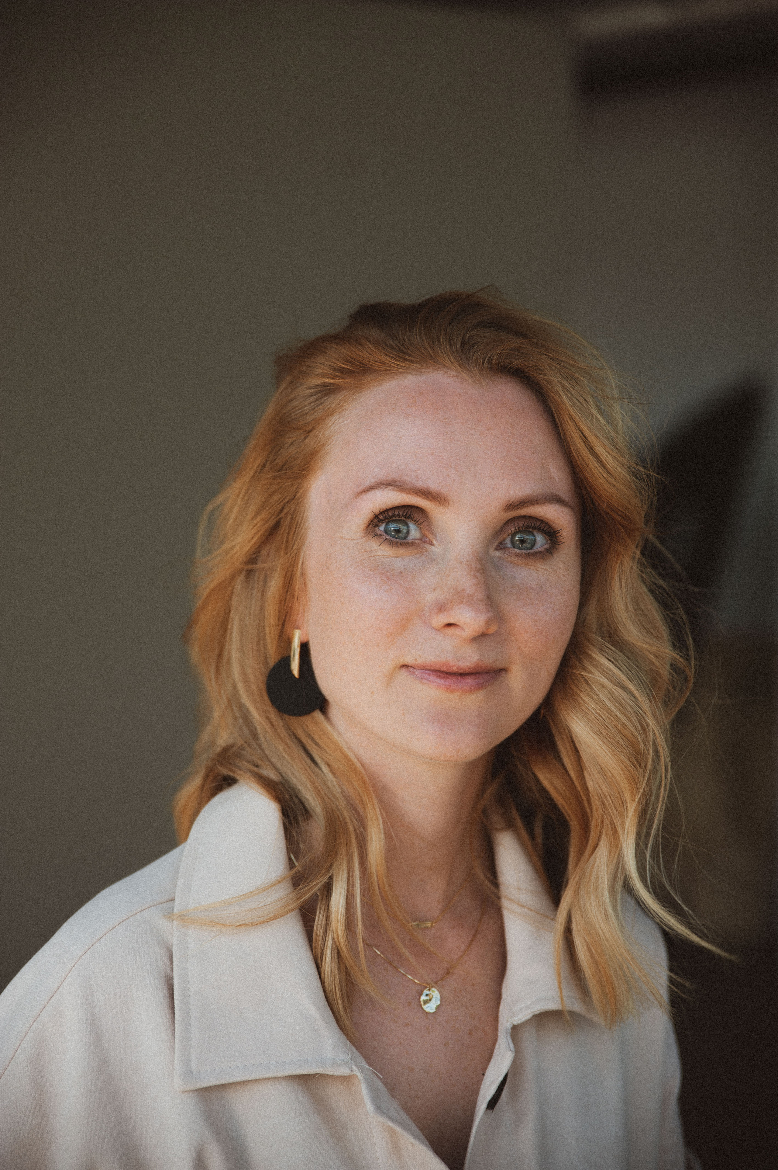 Оксана. Студия. Женский фотограф в Череповце Даша Акулич