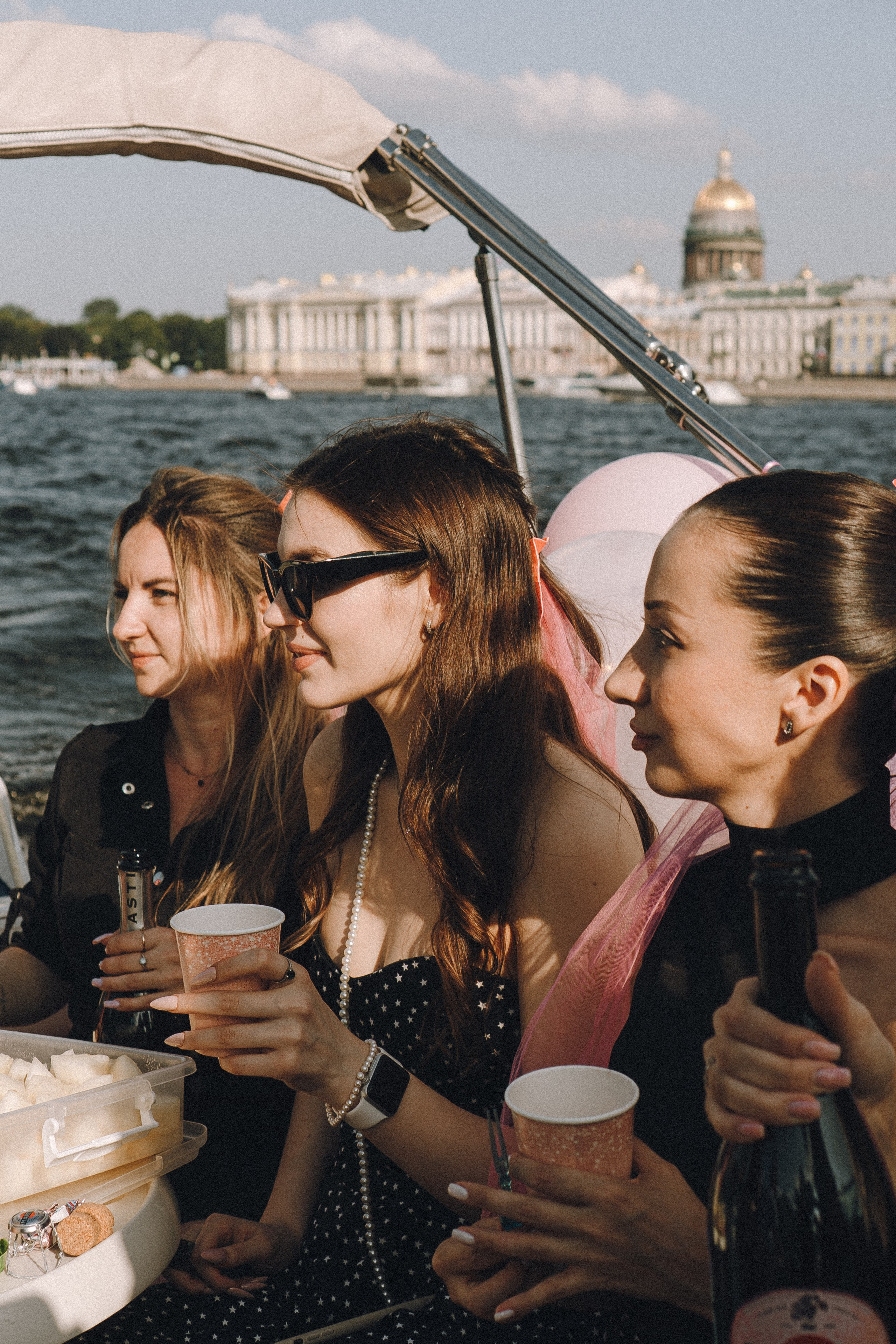 ДЕВИЧНИК НА КАТЕРЕ. Профессиональный фотограф, Санкт-Петербург — Виктория Богомолова
