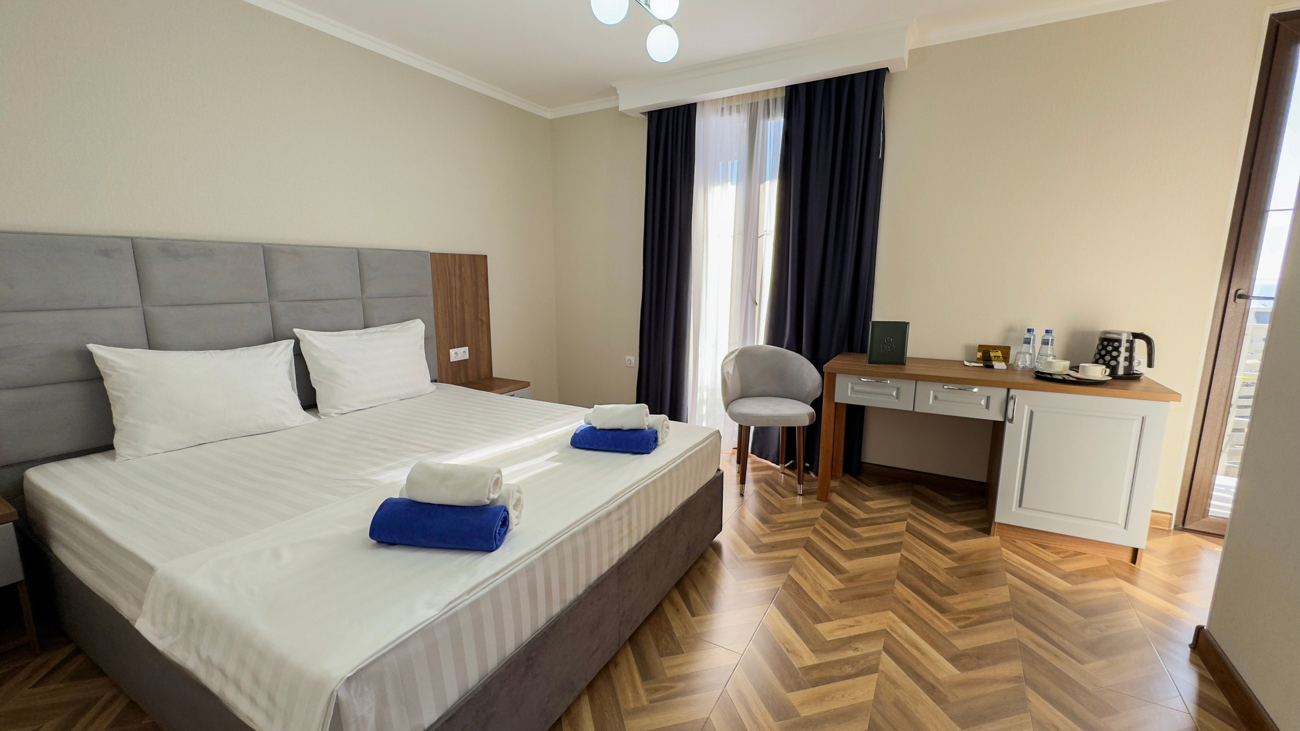 Грейс Бриз. Главная