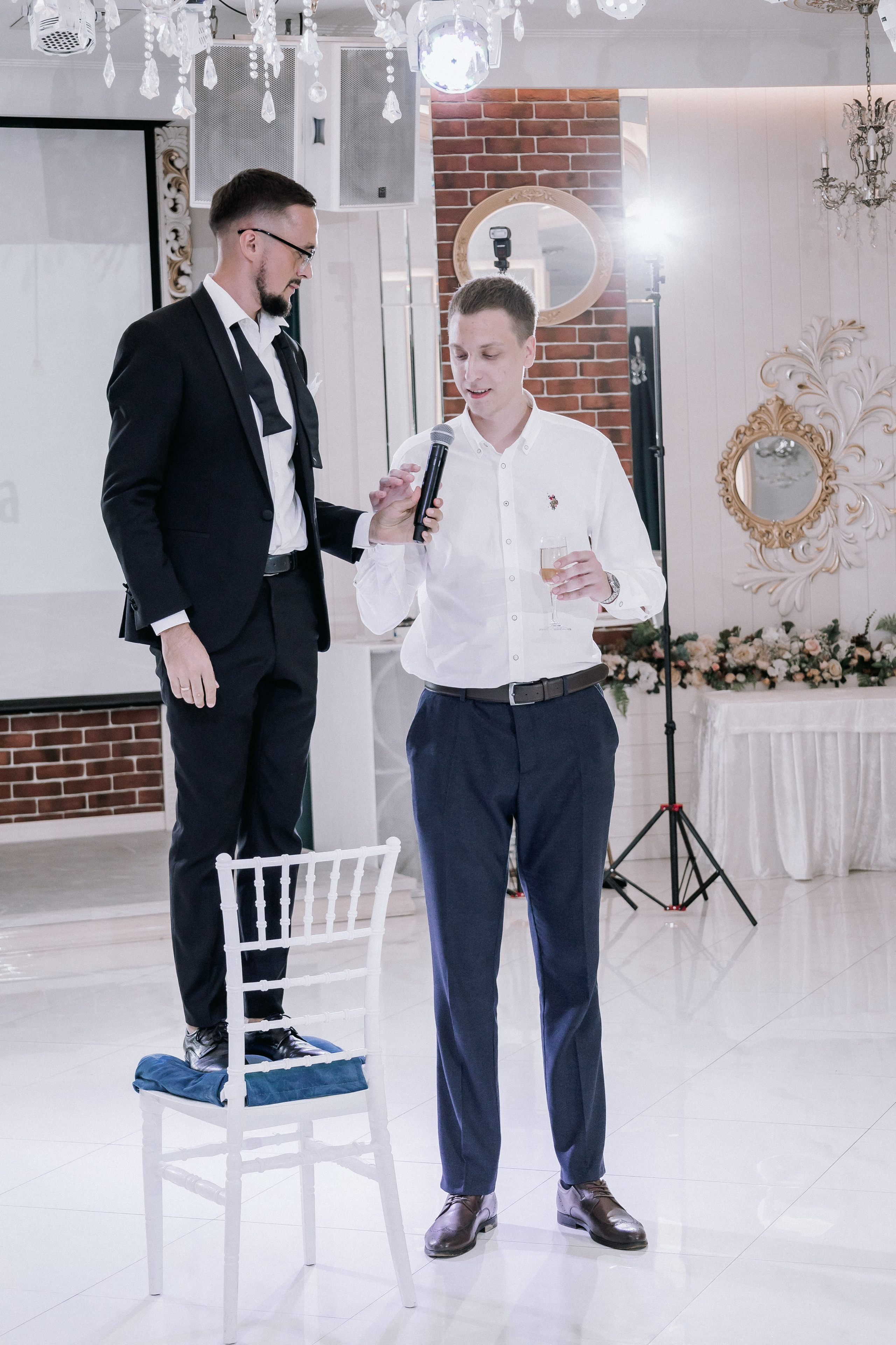 Свадебная прогулка. Эвелина и Дмитрий. Свадебная фотография. Арина Рубах