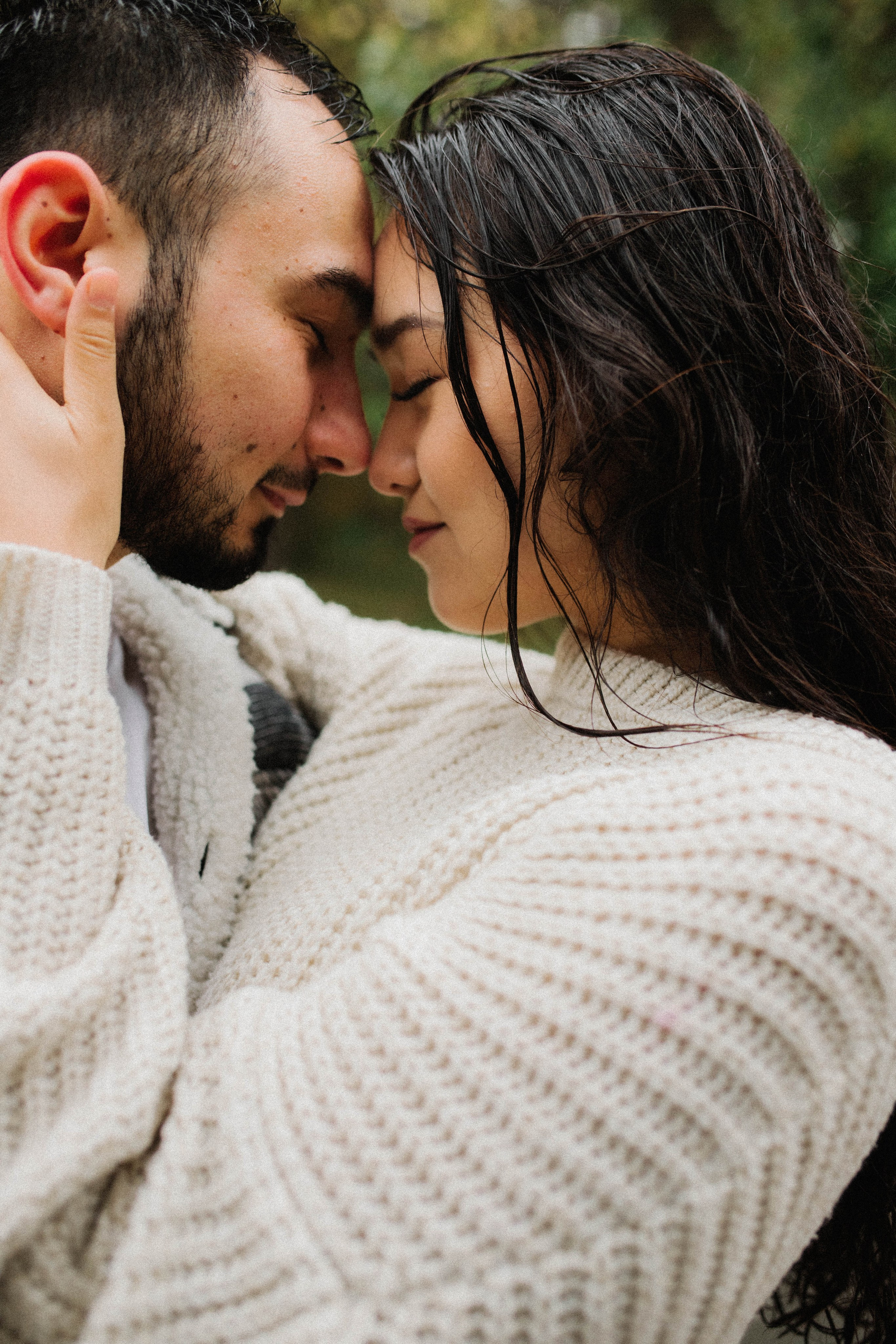 Бегать по сентябрьским лужам вдвоём. Свадебный фотограф Новосибирск