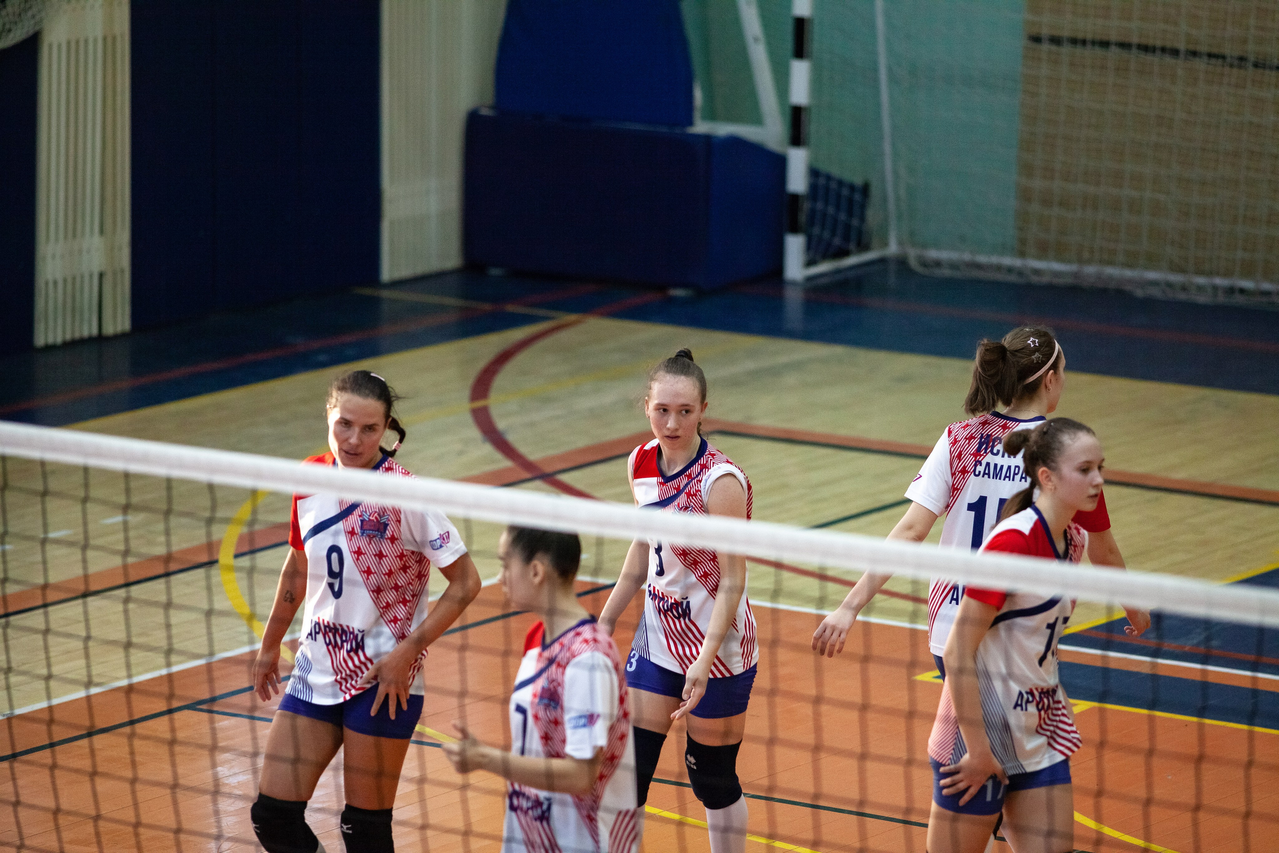 Искра (Самара) — Динамо (Киров). Фотография